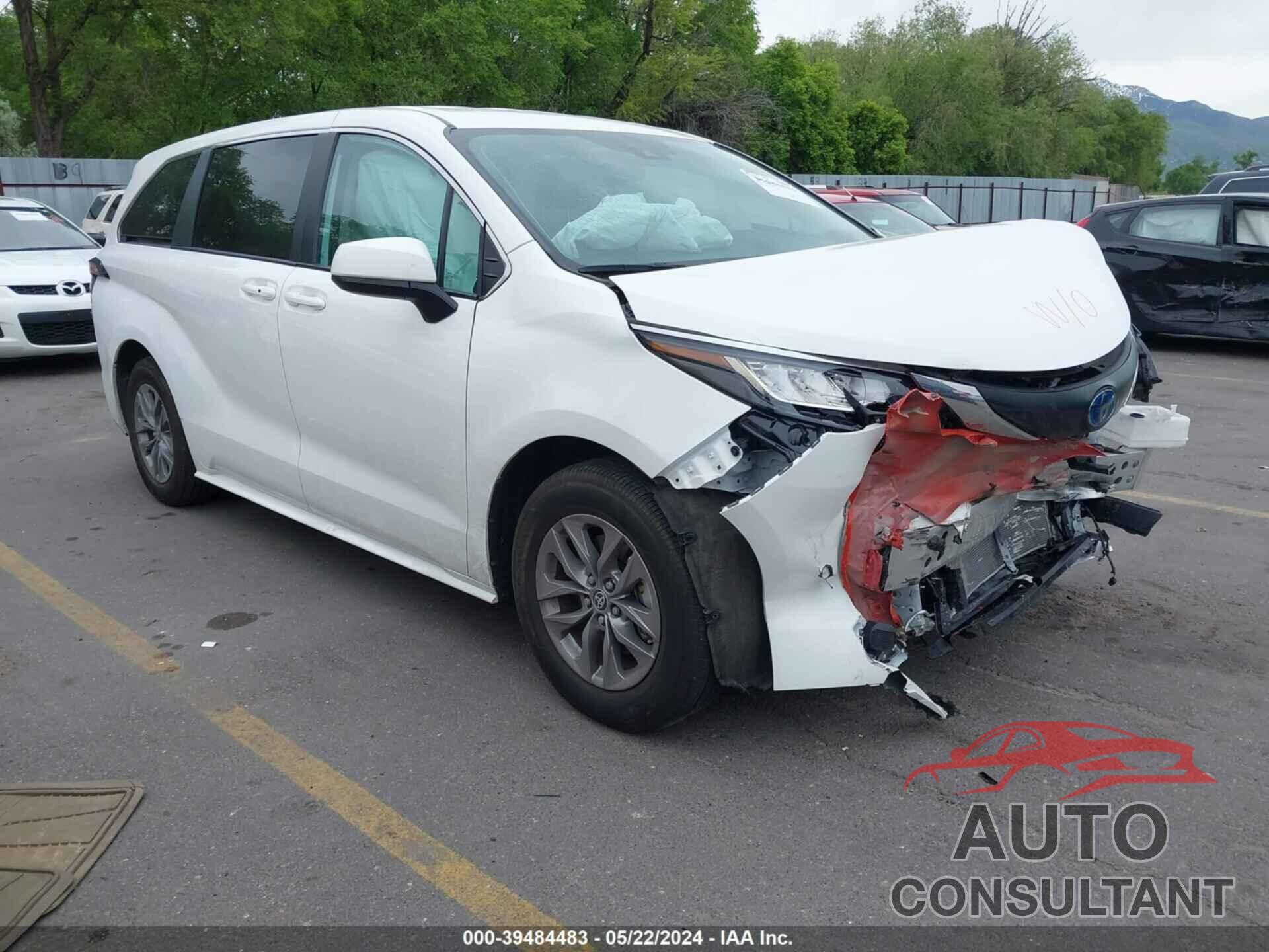 TOYOTA SIENNA 2023 - 5TDKSKFC3PS075590