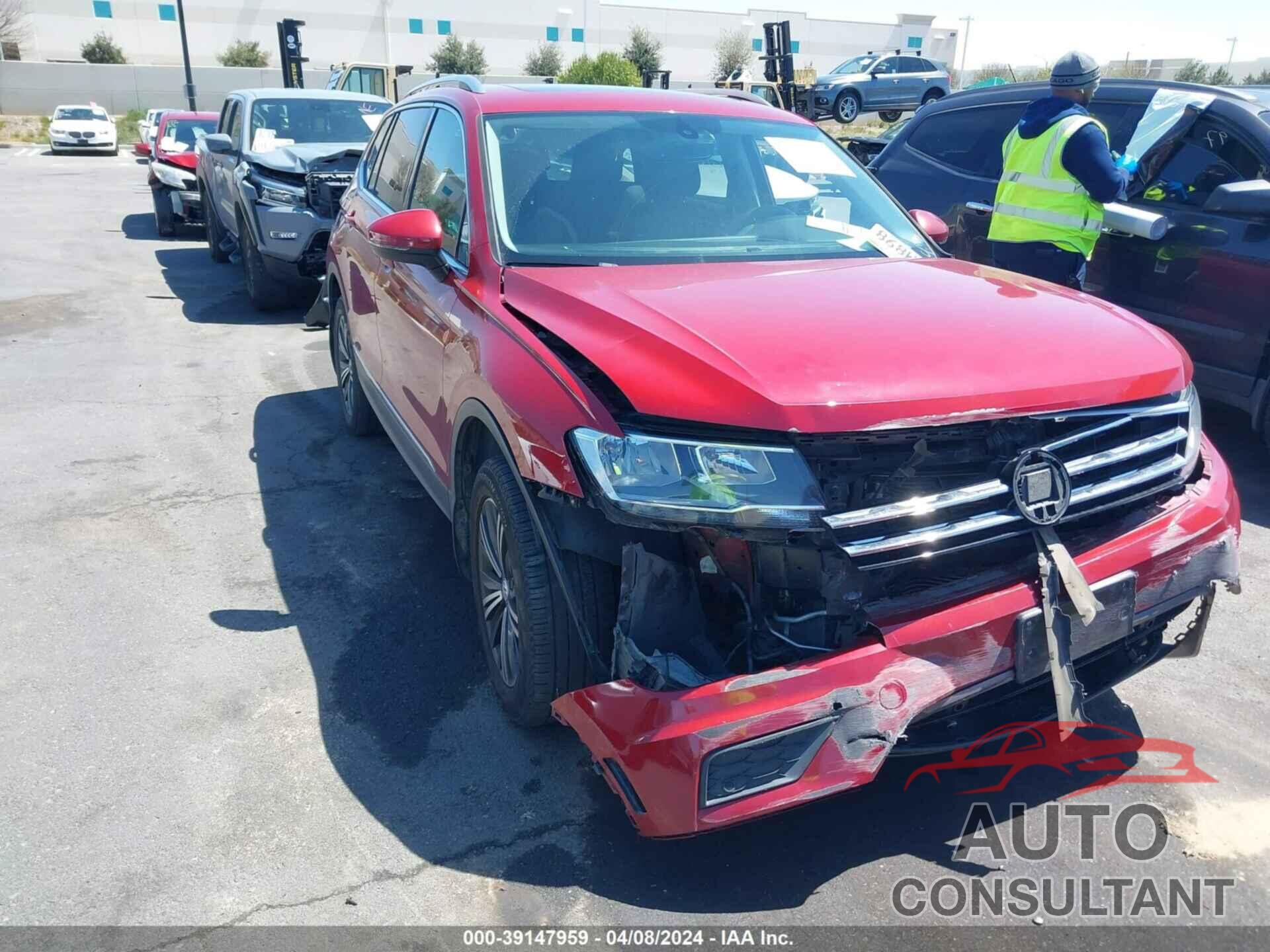 VOLKSWAGEN TIGUAN 2019 - 3VV3B7AX7KM099834