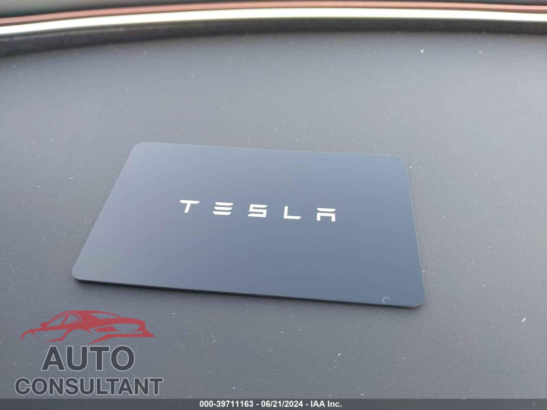 TESLA MODEL 3 2024 - 5YJ3E1EA5RF750174