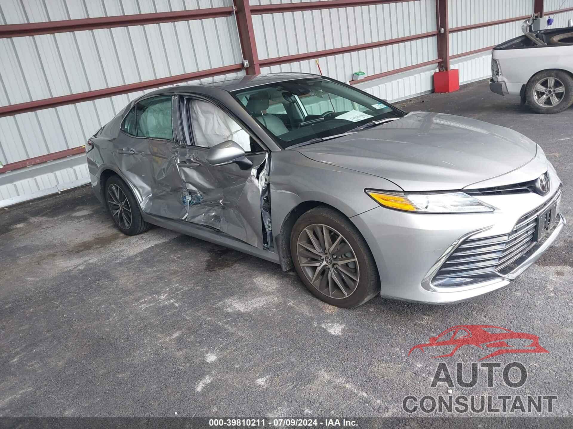 TOYOTA CAMRY 2021 - 4T1F11BK3MU036576