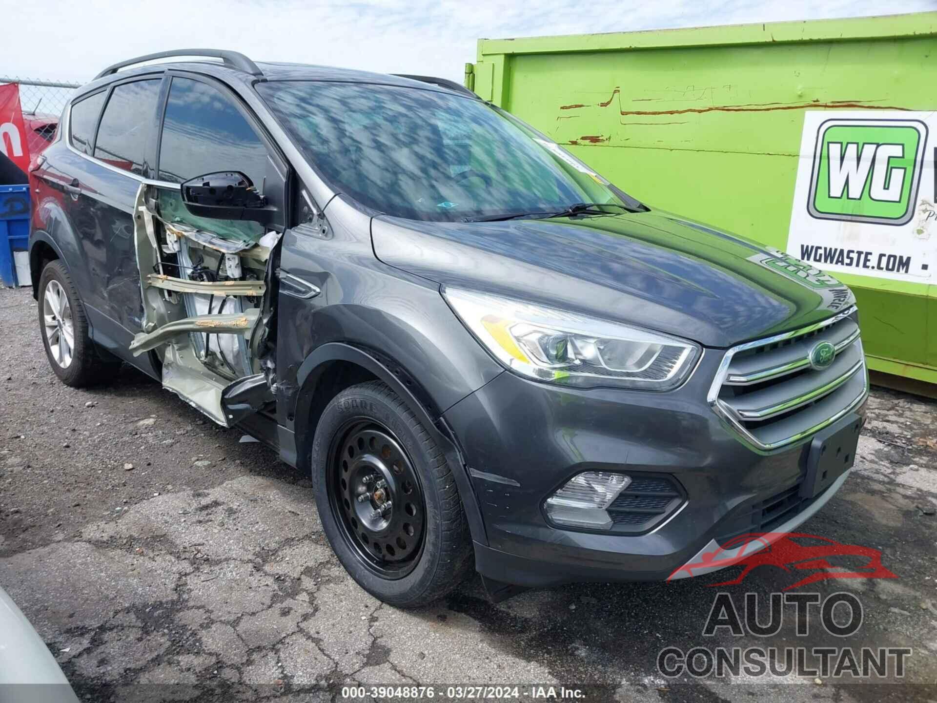 FORD ESCAPE 2017 - 1FMCU0G96HUF01593