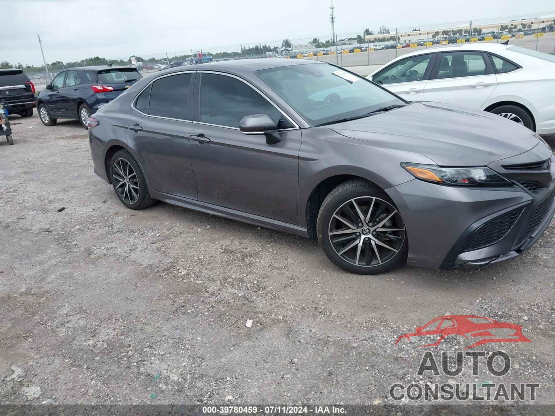 TOYOTA CAMRY 2023 - 4T1G11AK8PU094158