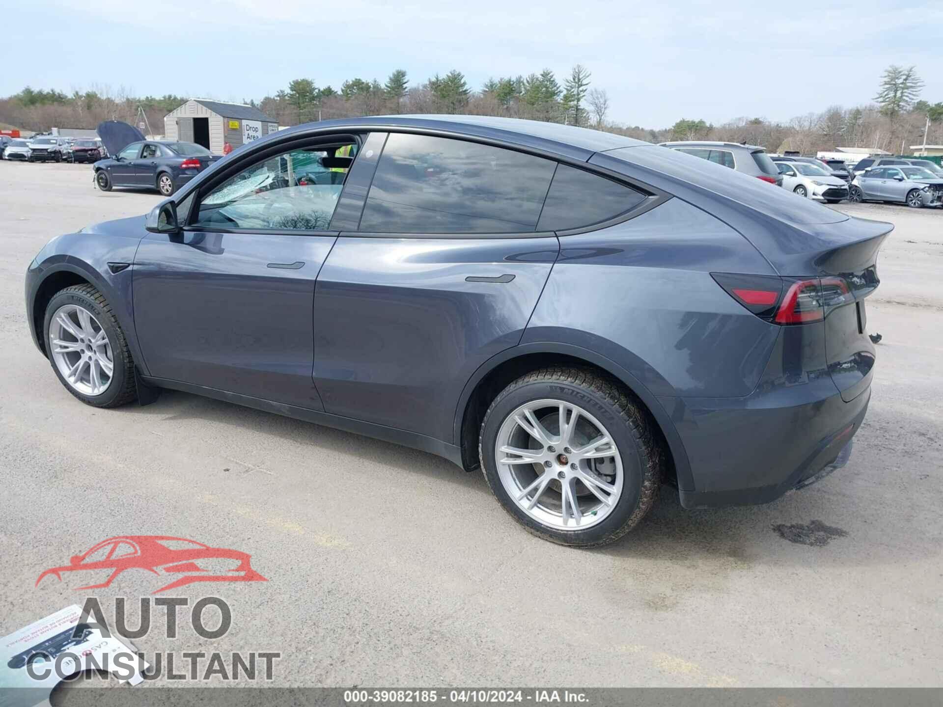 TESLA MODEL Y 2023 - LRWYGDFD8PC222100