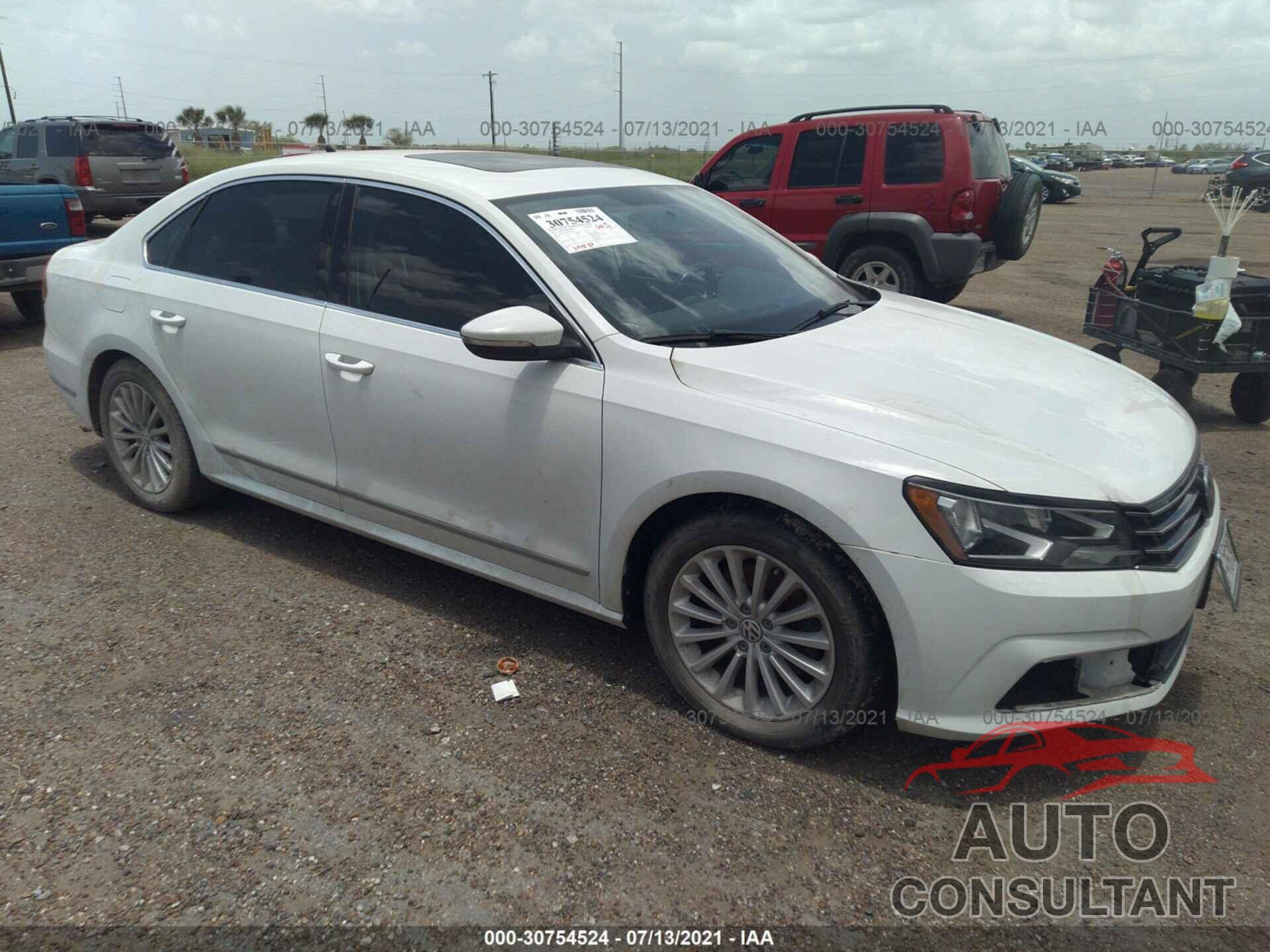 VOLKSWAGEN PASSAT 2017 - 1VWBT7A35HC027879