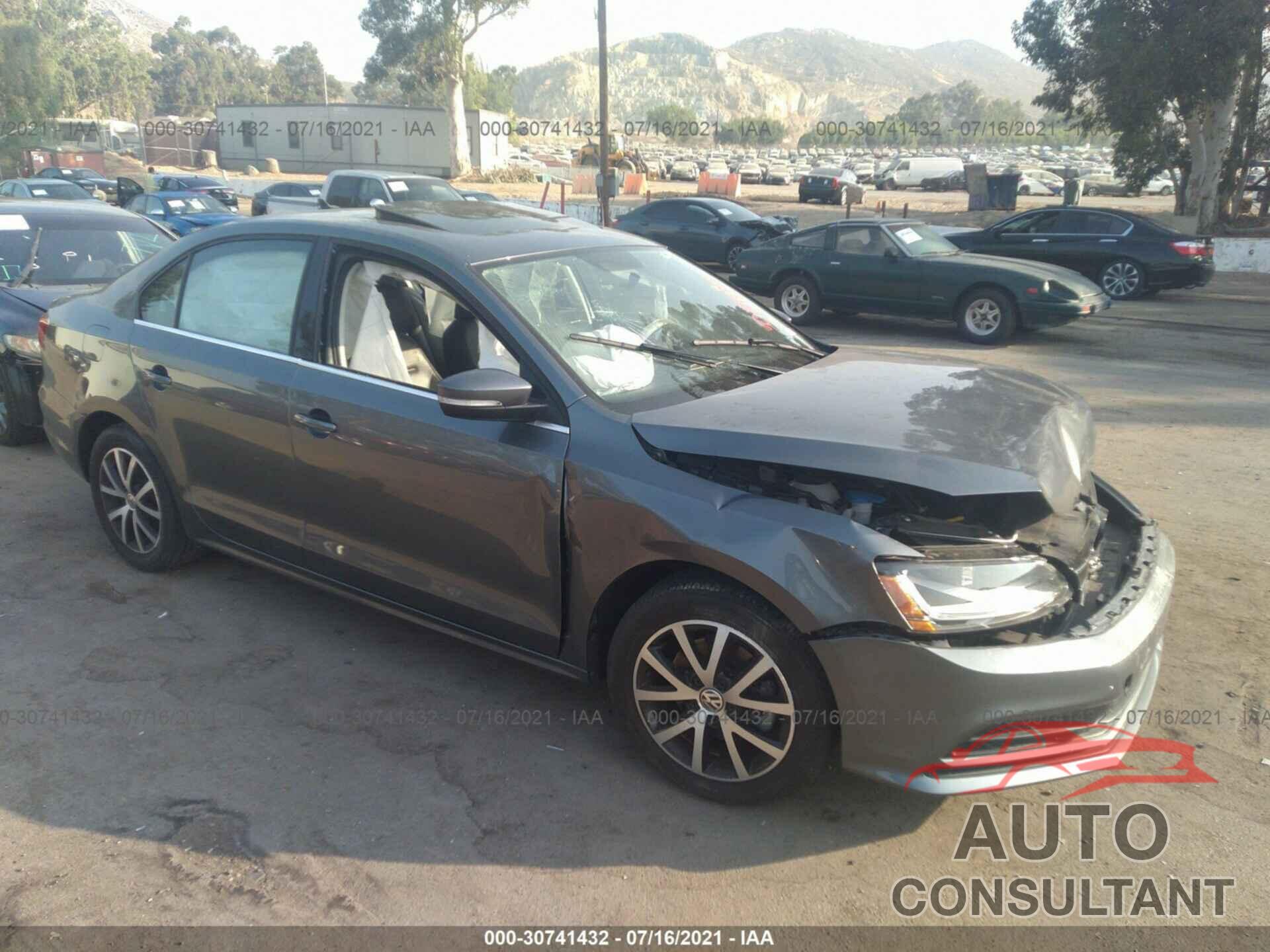 VOLKSWAGEN JETTA 2017 - 3VWDB7AJ6HM372492