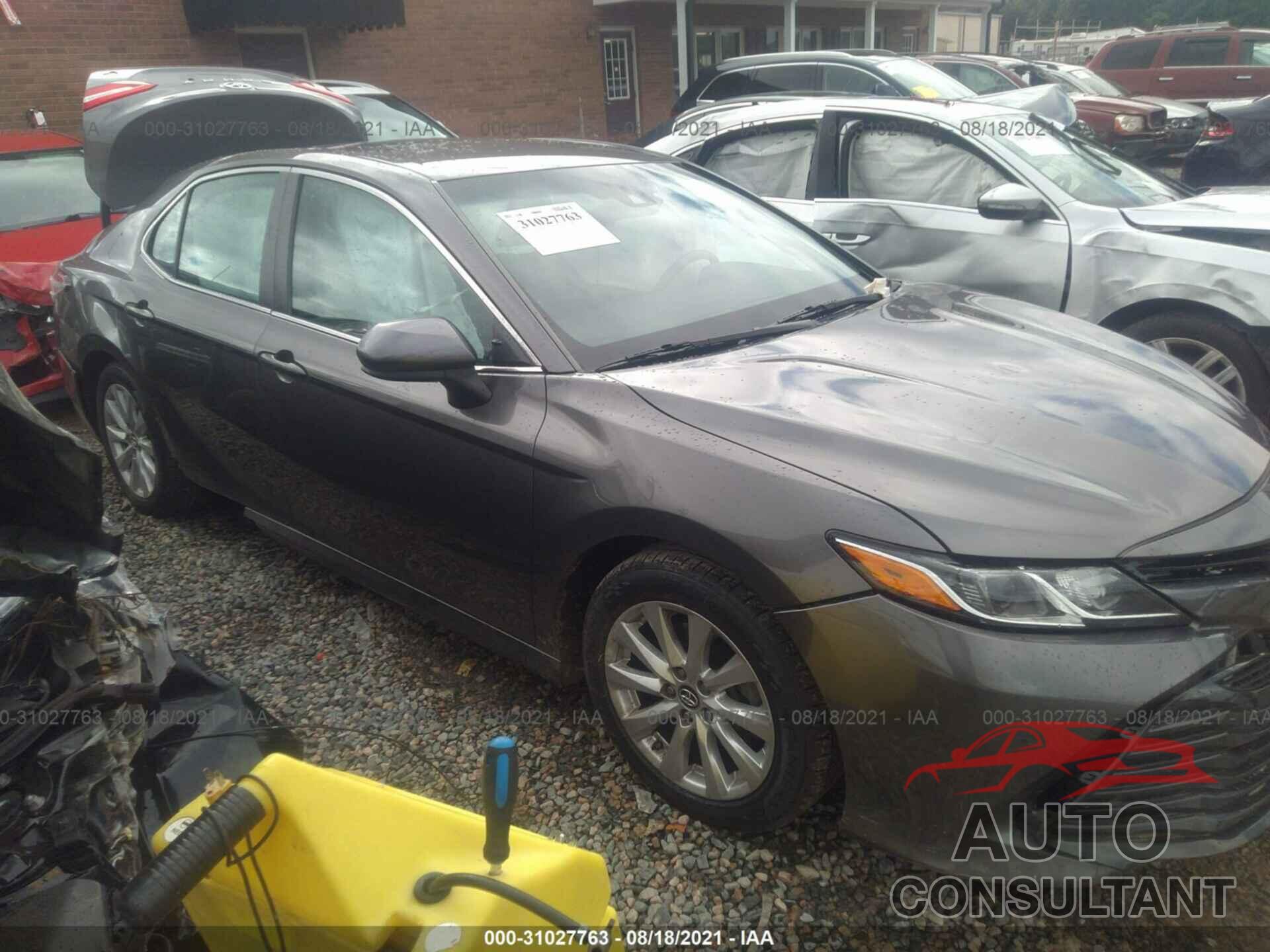 TOYOTA CAMRY 2018 - 4T1B11HKXJU098316