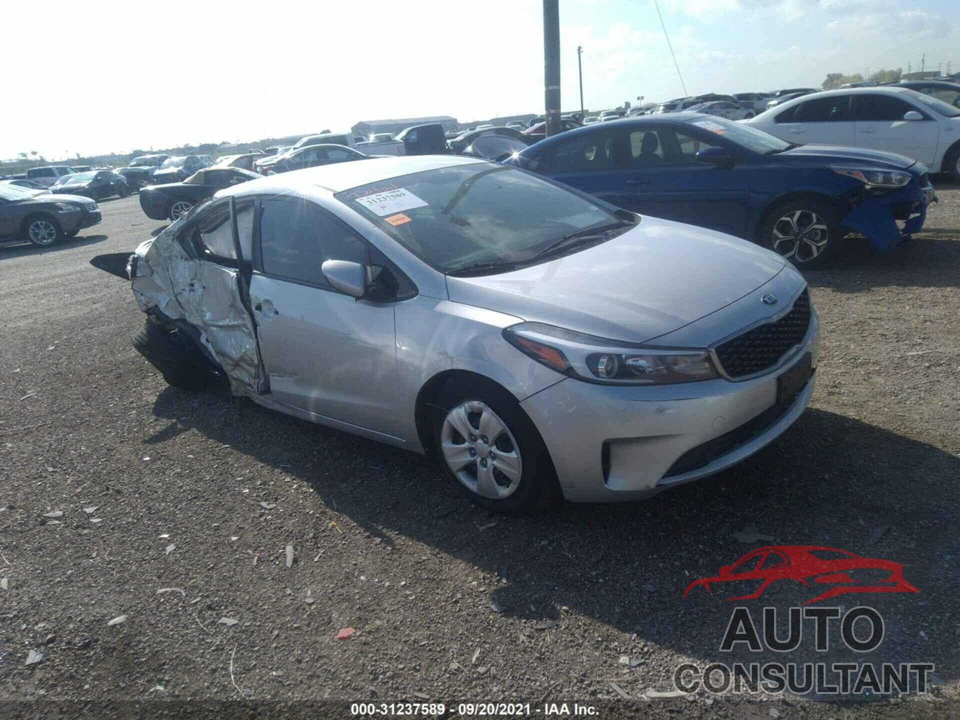 KIA FORTE 2018 - 3KPFK4A72JE209563