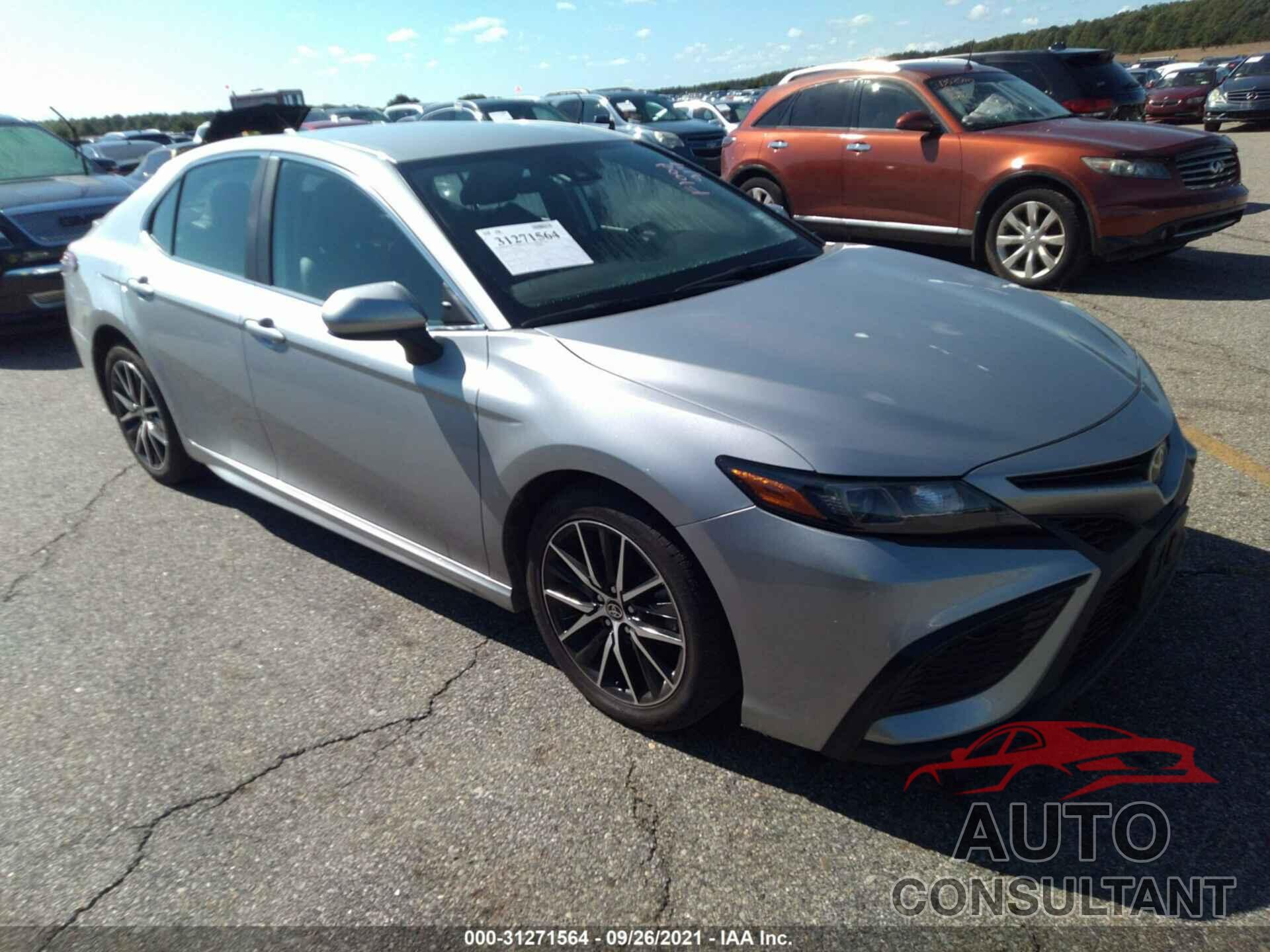 TOYOTA CAMRY 2021 - 4T1G11AK4MU405824