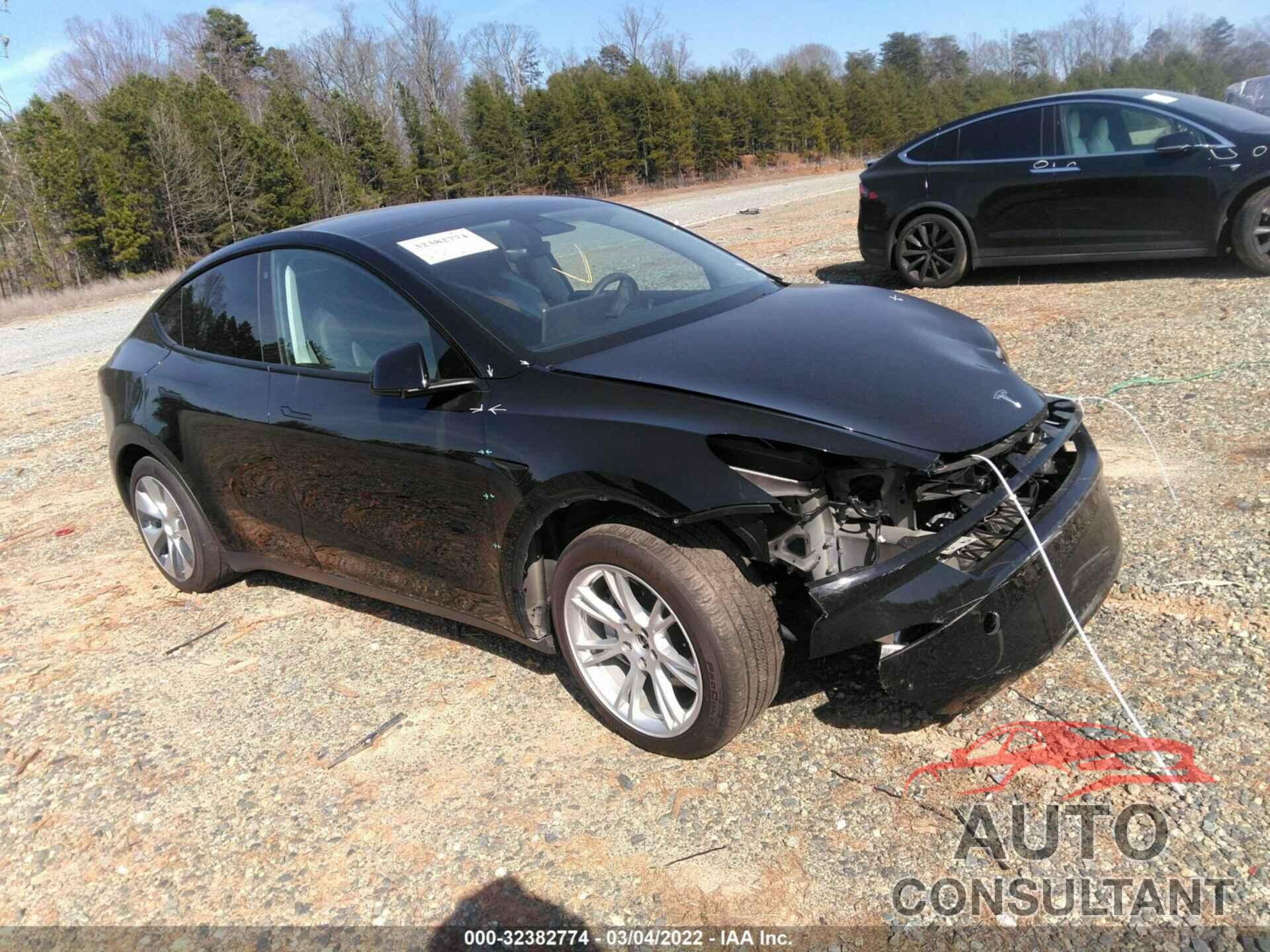 TESLA MODEL Y 2021 - 5YJYGDEE2MF060170