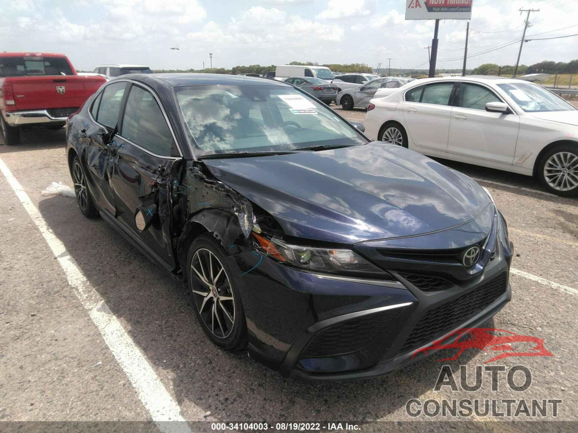 TOYOTA CAMRY 2021 - 4T1G11AK4MU511948