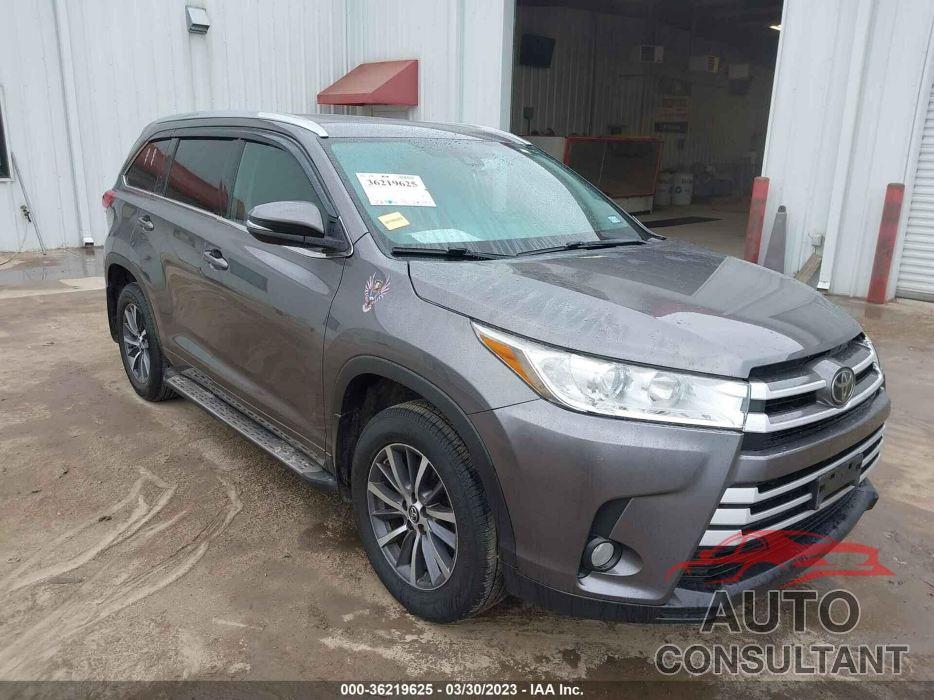 TOYOTA HIGHLANDER 2018 - 5TDJZRFH3JS537293