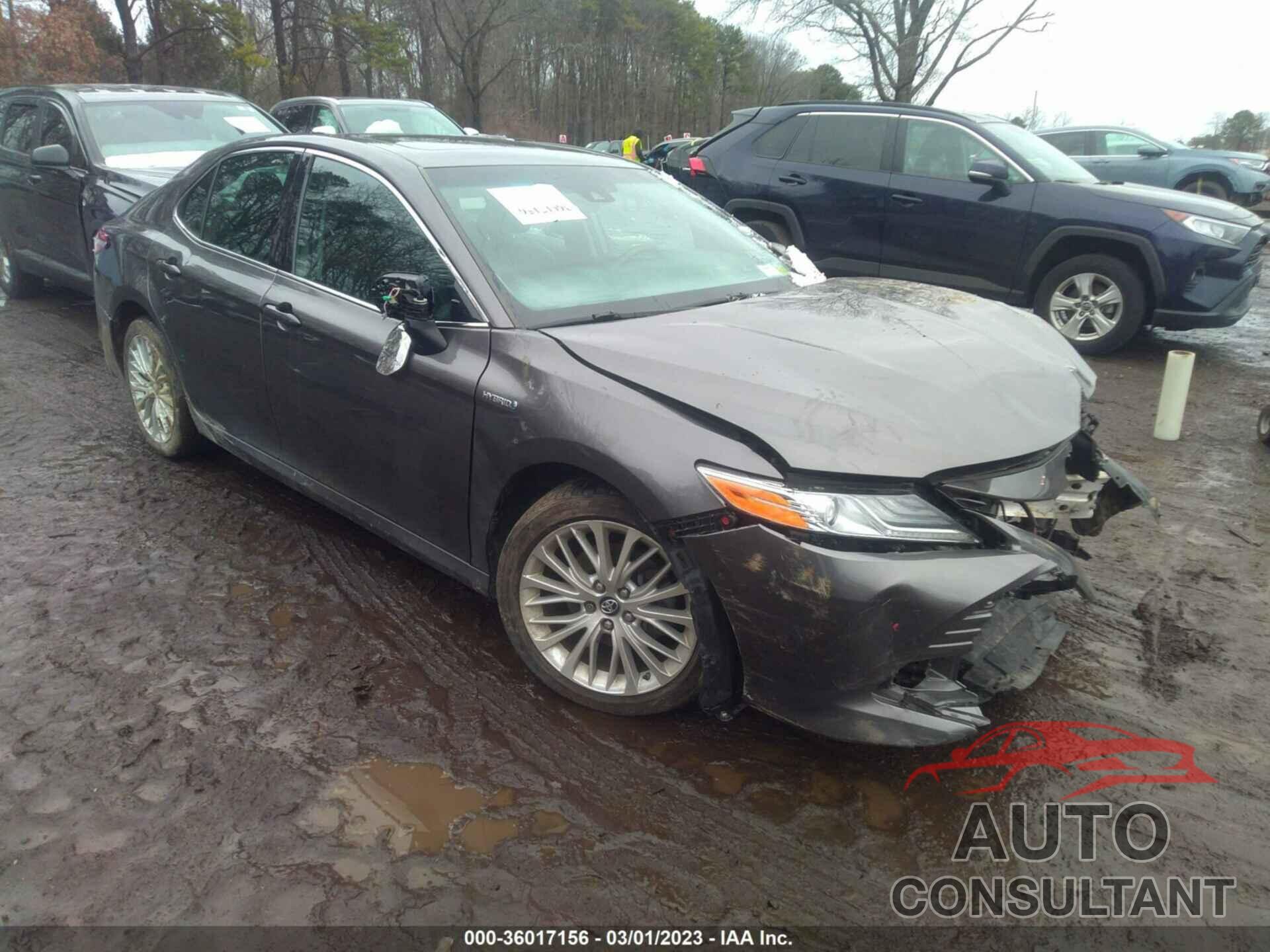 TOYOTA CAMRY 2018 - 4T1B21HK2JU009349