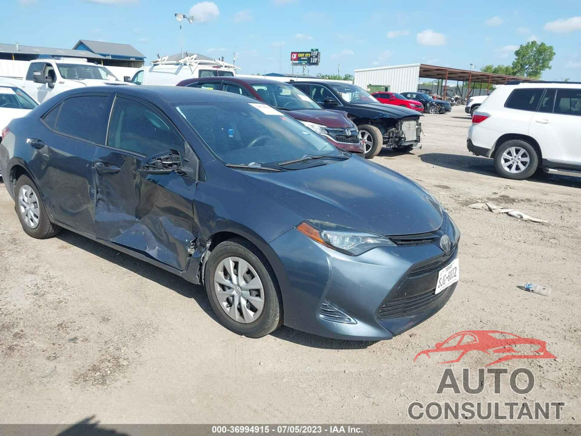 TOYOTA COROLLA 2018 - 5YFBURHEXJP847326