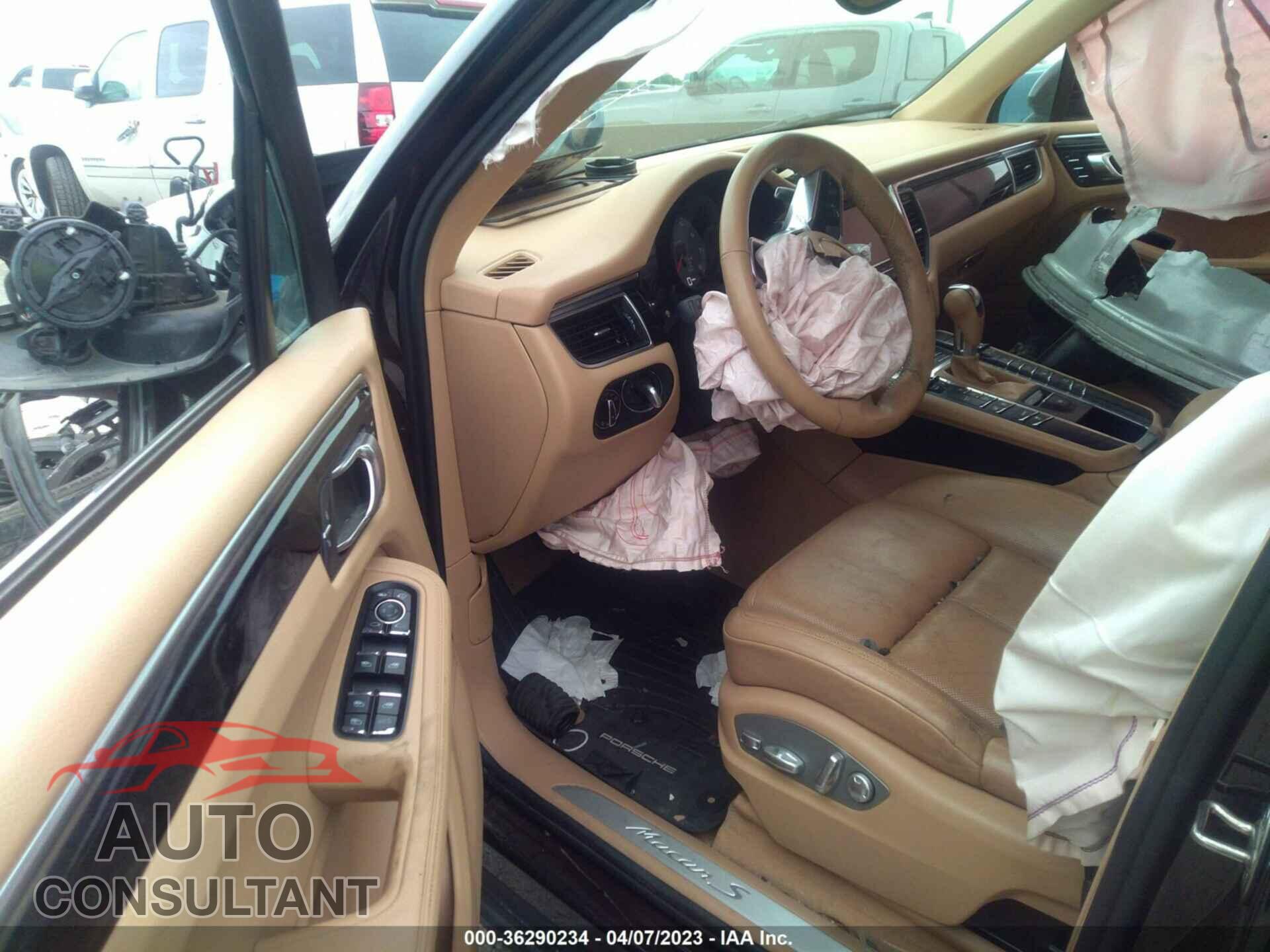 PORSCHE MACAN 2015 - WP1AB2A5XFLB68321
