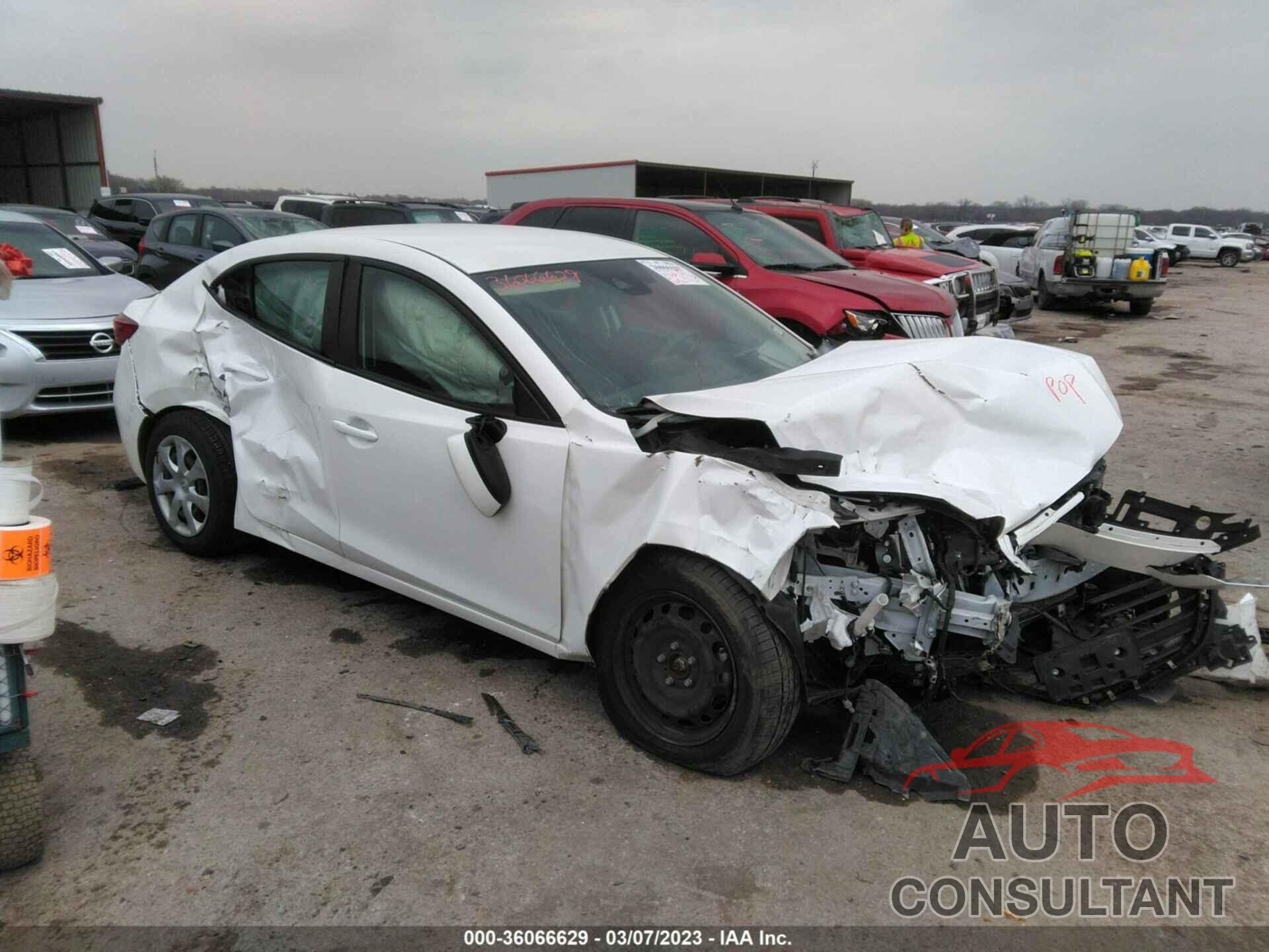 MAZDA MAZDA3 4-DOOR 2018 - 3MZBN1U79JM258150