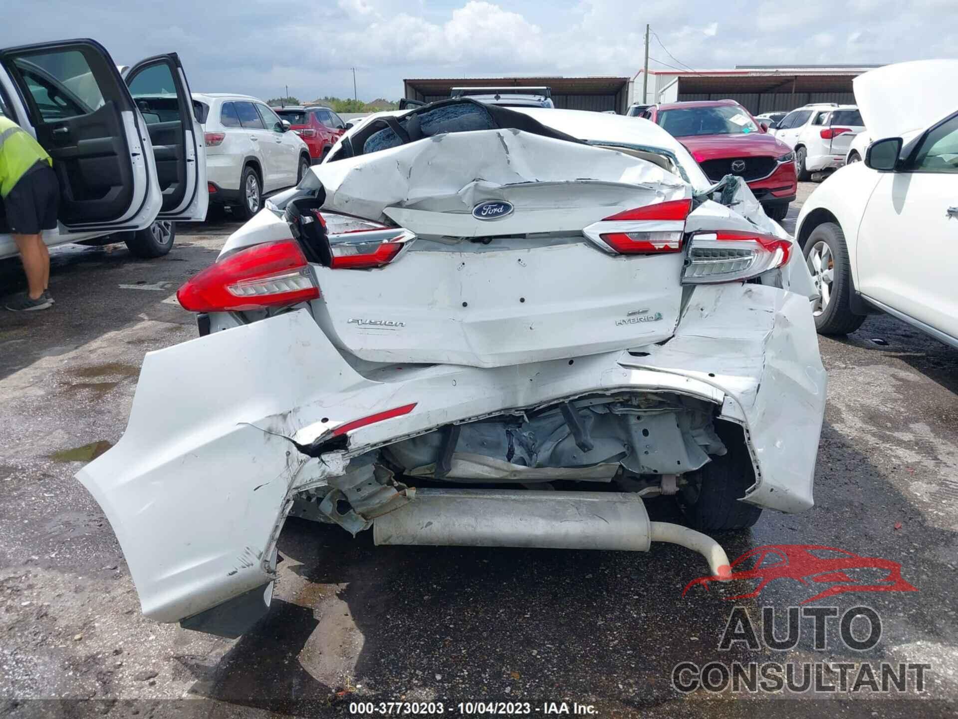 FORD FUSION HYBRID 2019 - 3FA6P0LU9KR185422