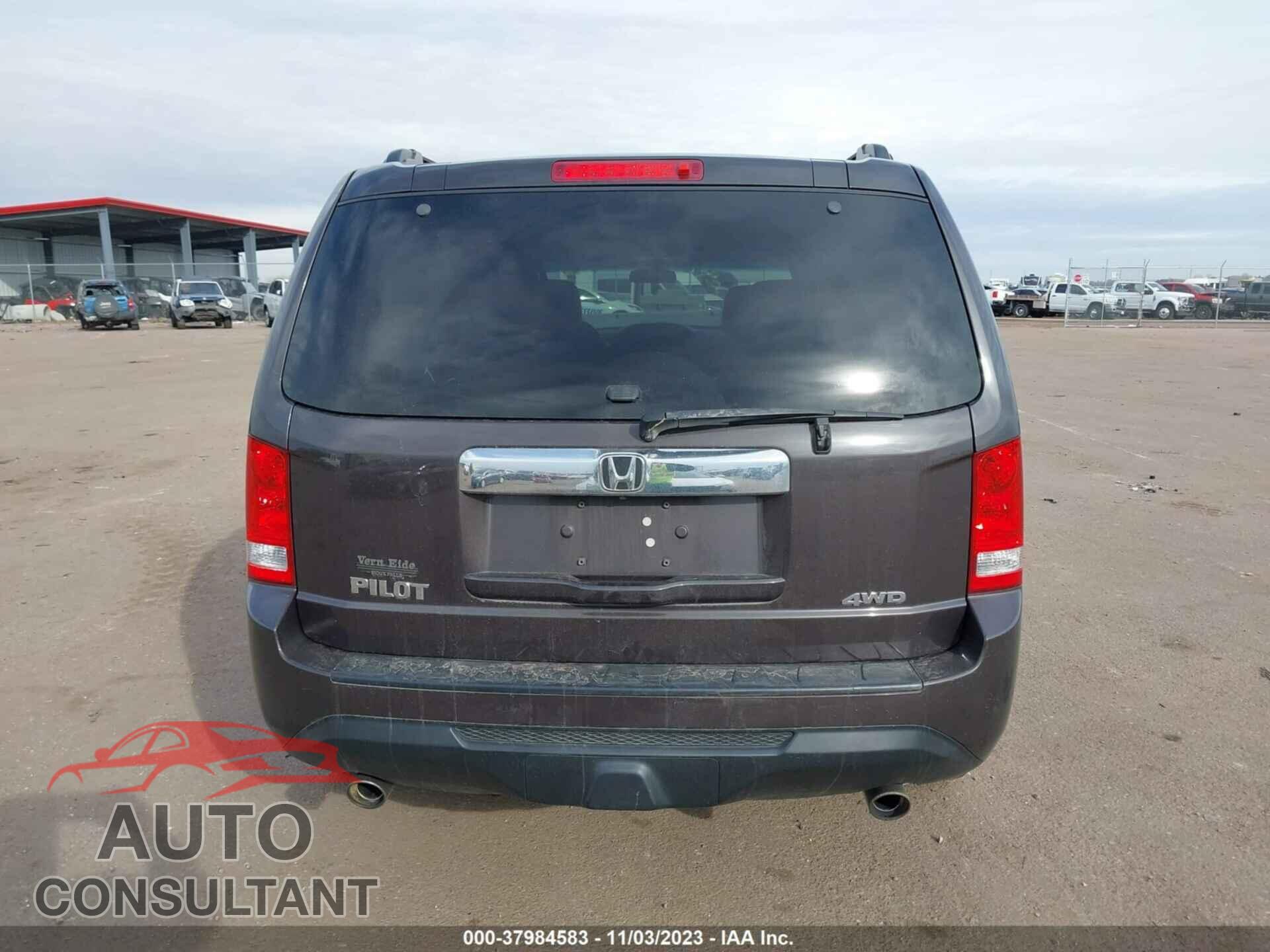 HONDA PILOT 2015 - 5FNYF4H43FB066472