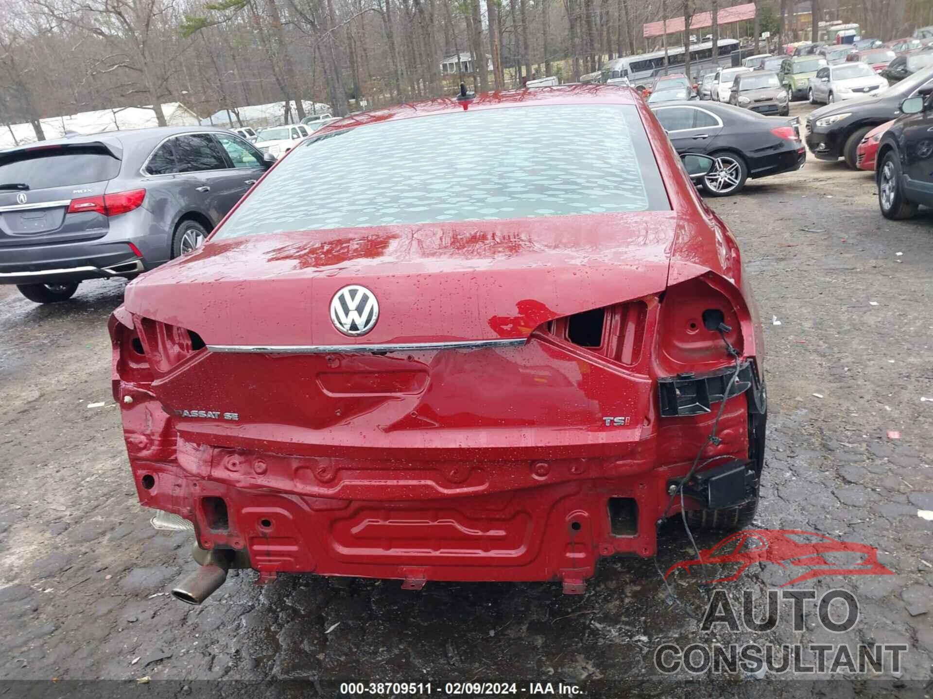 VOLKSWAGEN PASSAT 2018 - 1VWBA7A34JC026542