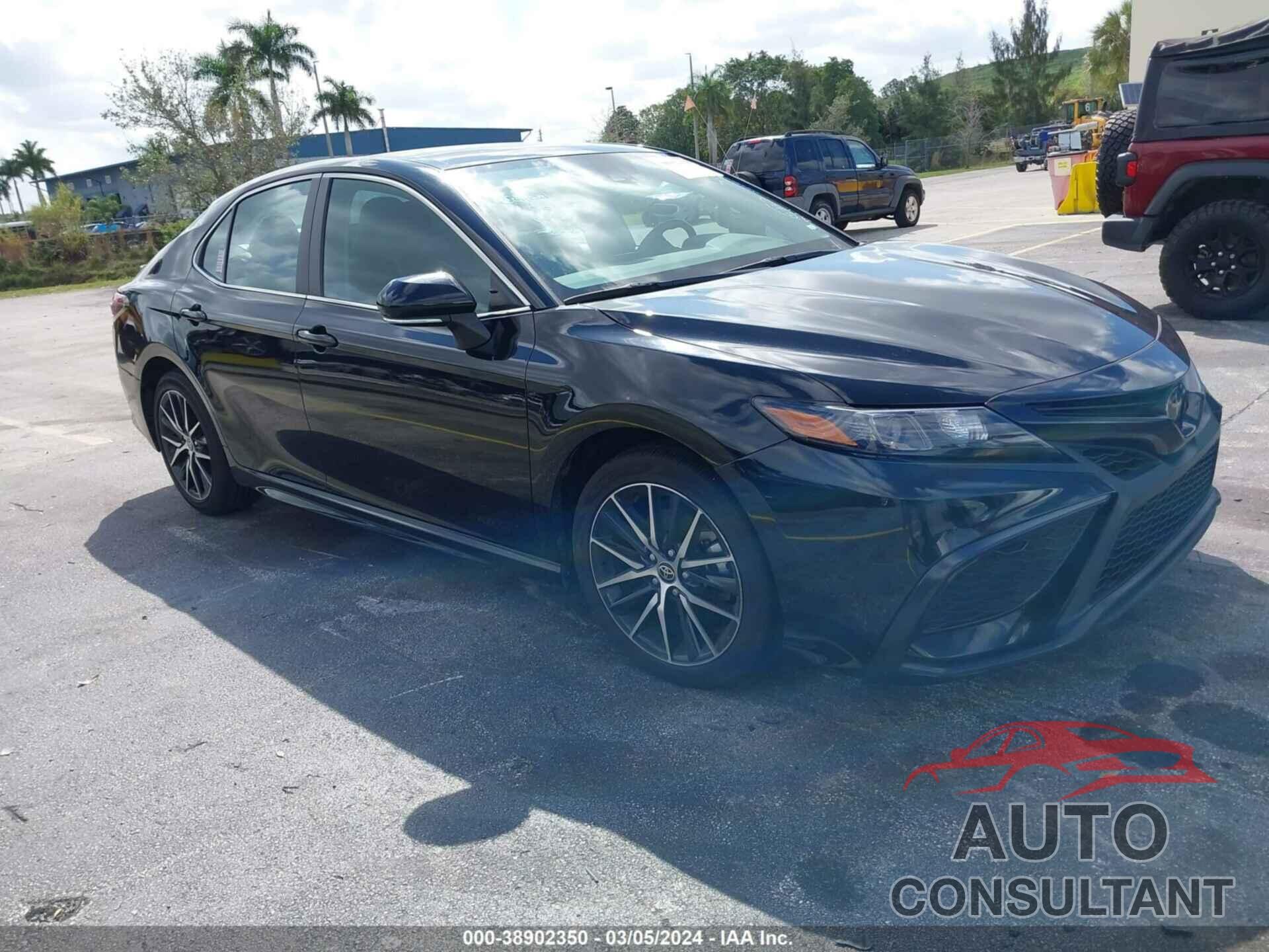 TOYOTA CAMRY 2022 - 4T1G11AK6NU666986