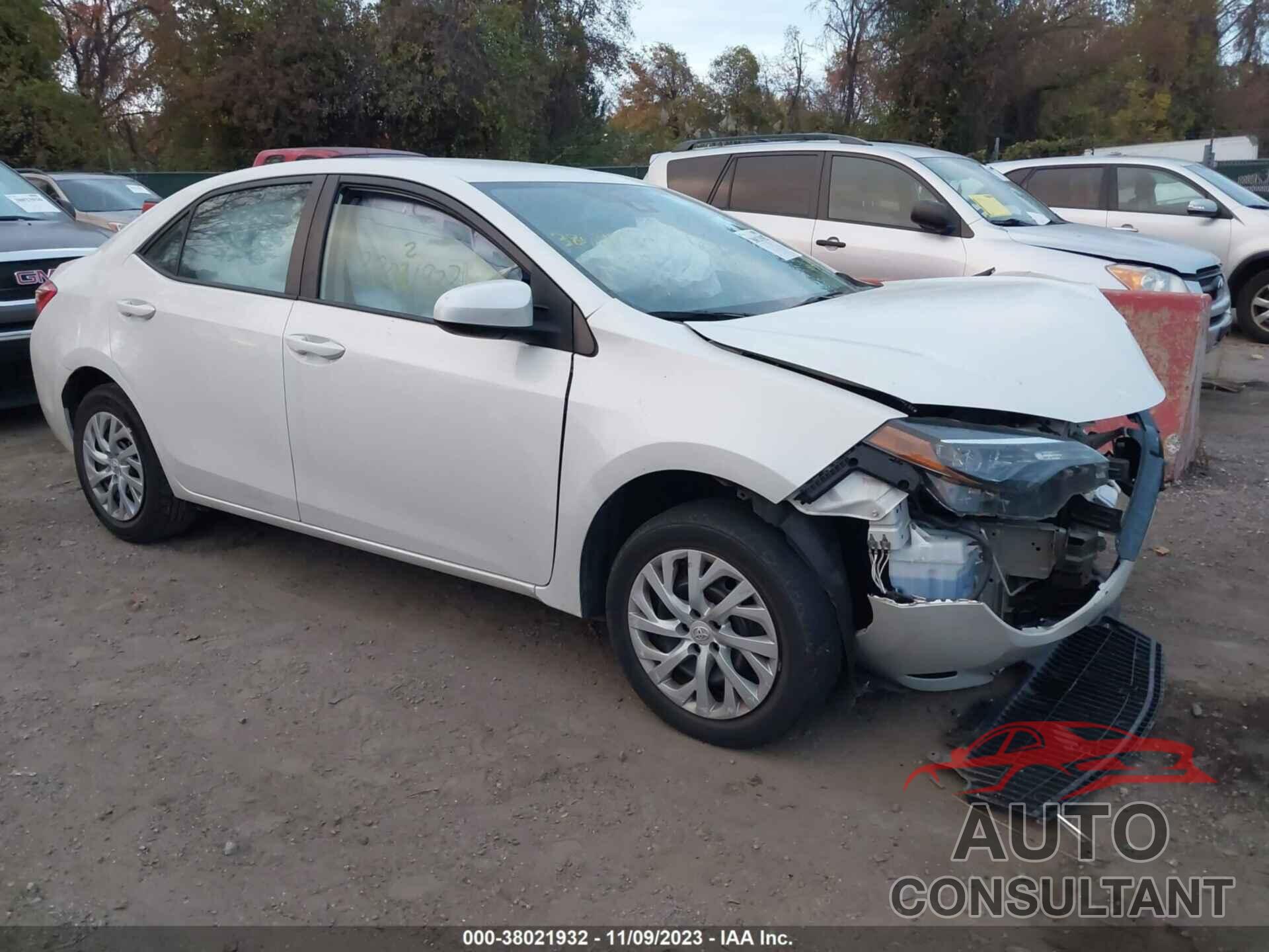 TOYOTA COROLLA 2018 - 5YFBURHE8JP799521