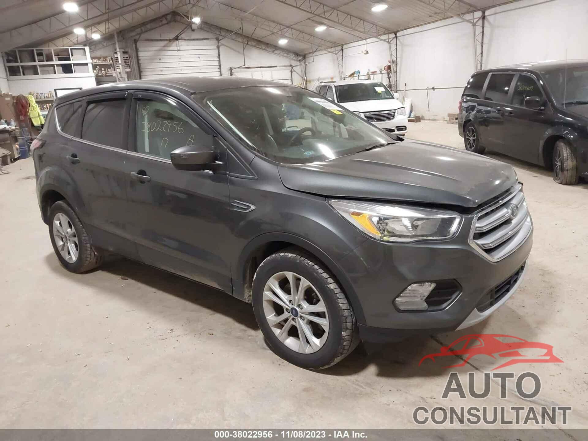 FORD ESCAPE 2017 - 1FMCU9G90HUE14101
