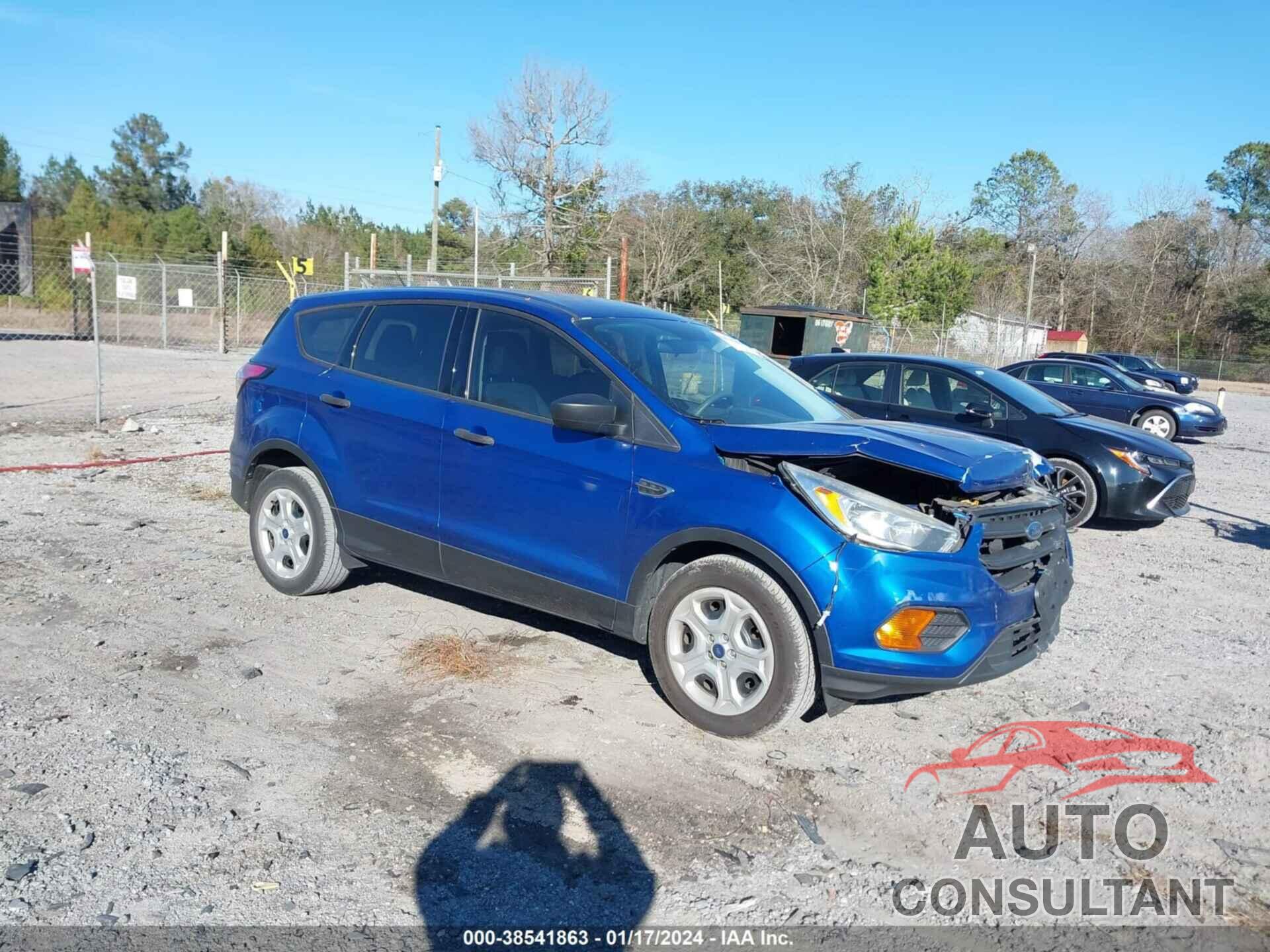 FORD ESCAPE 2017 - 1FMCU0F72HUD19454