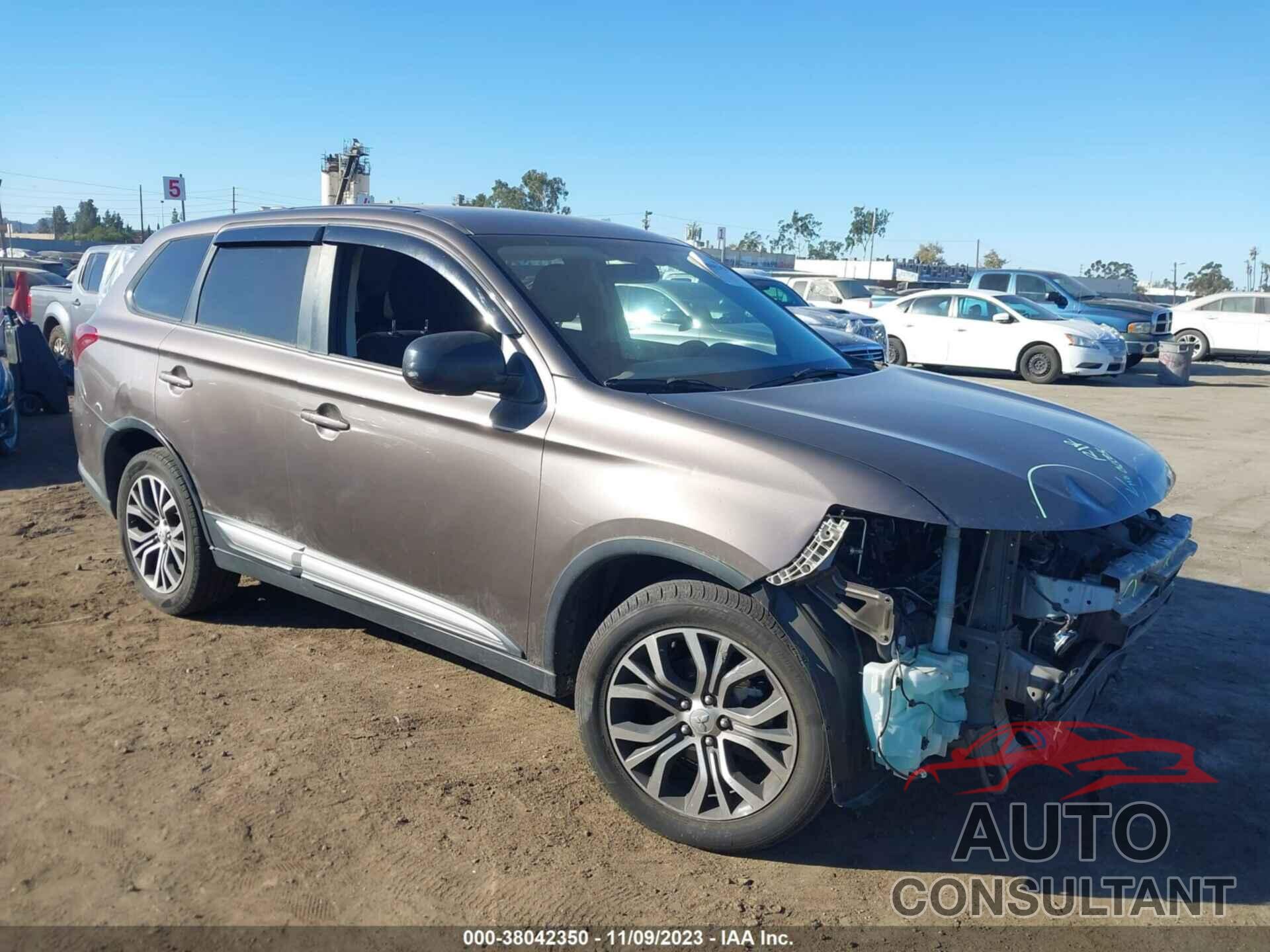 MITSUBISHI OUTLANDER 2018 - JA4AD2A3XJZ005971