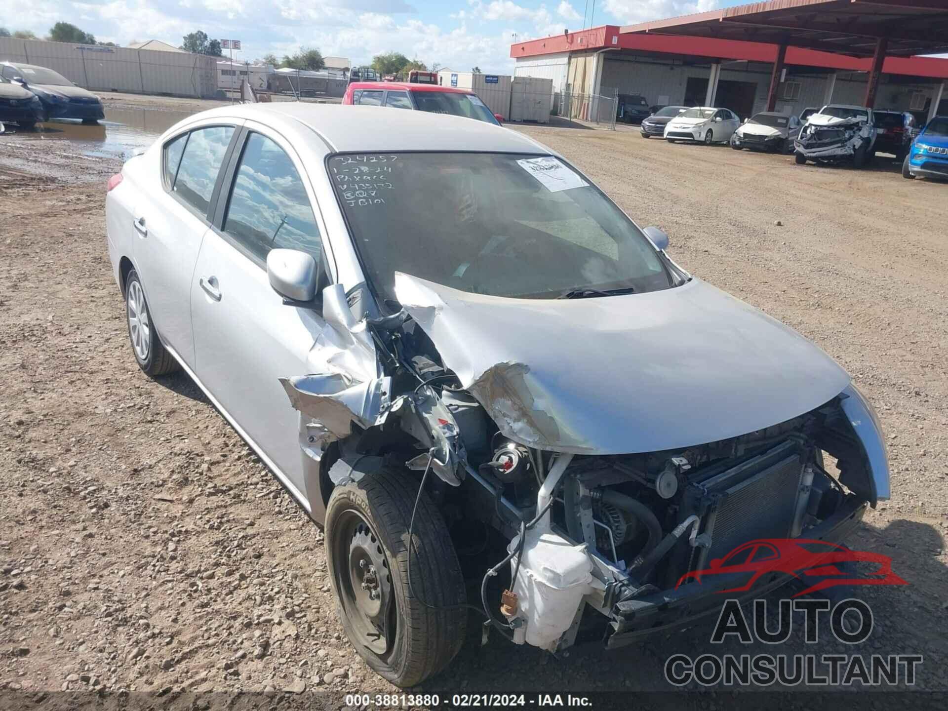 NISSAN VERSA 2018 - 3N1CN7AP9JK435132