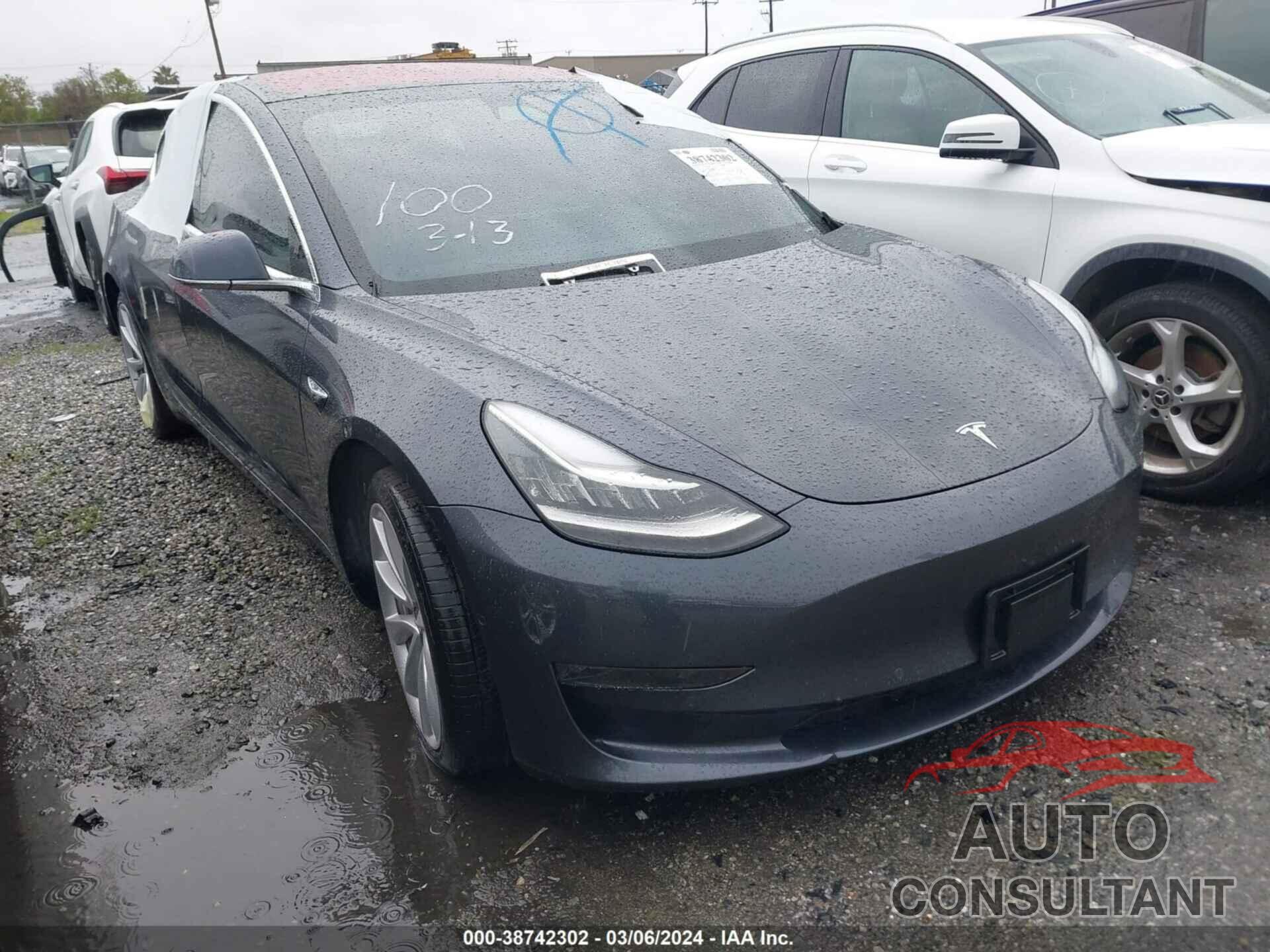 TESLA MODEL 3 2018 - 5YJ3E1EB4JF069016