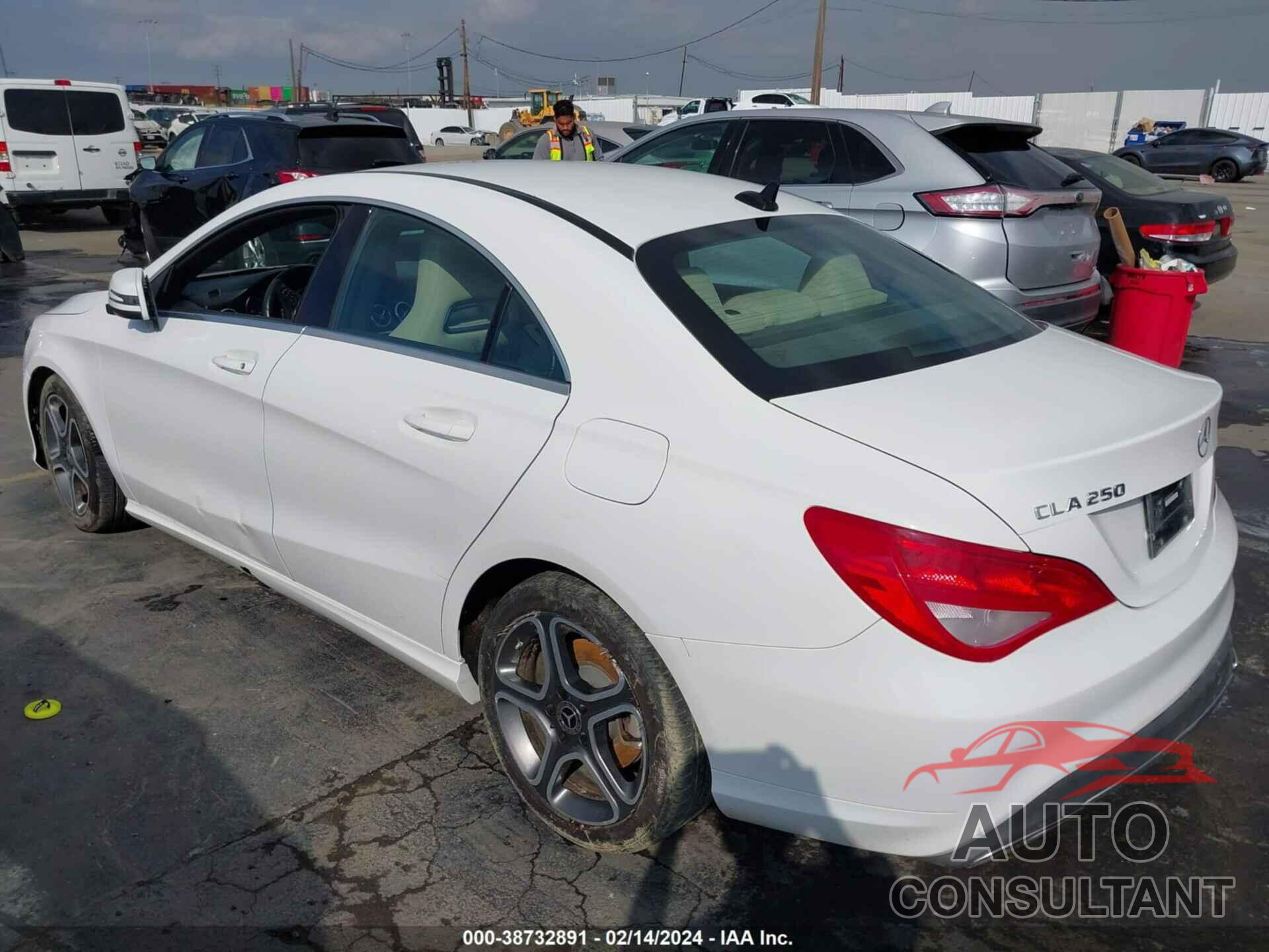 MERCEDES-BENZ CLA 250 2019 - WDDSJ4EB4KN721909