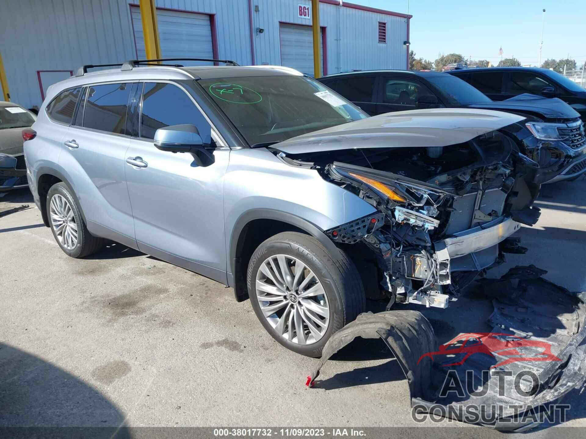 TOYOTA HIGHLANDER 2023 - 5TDKDRBH6PS006042