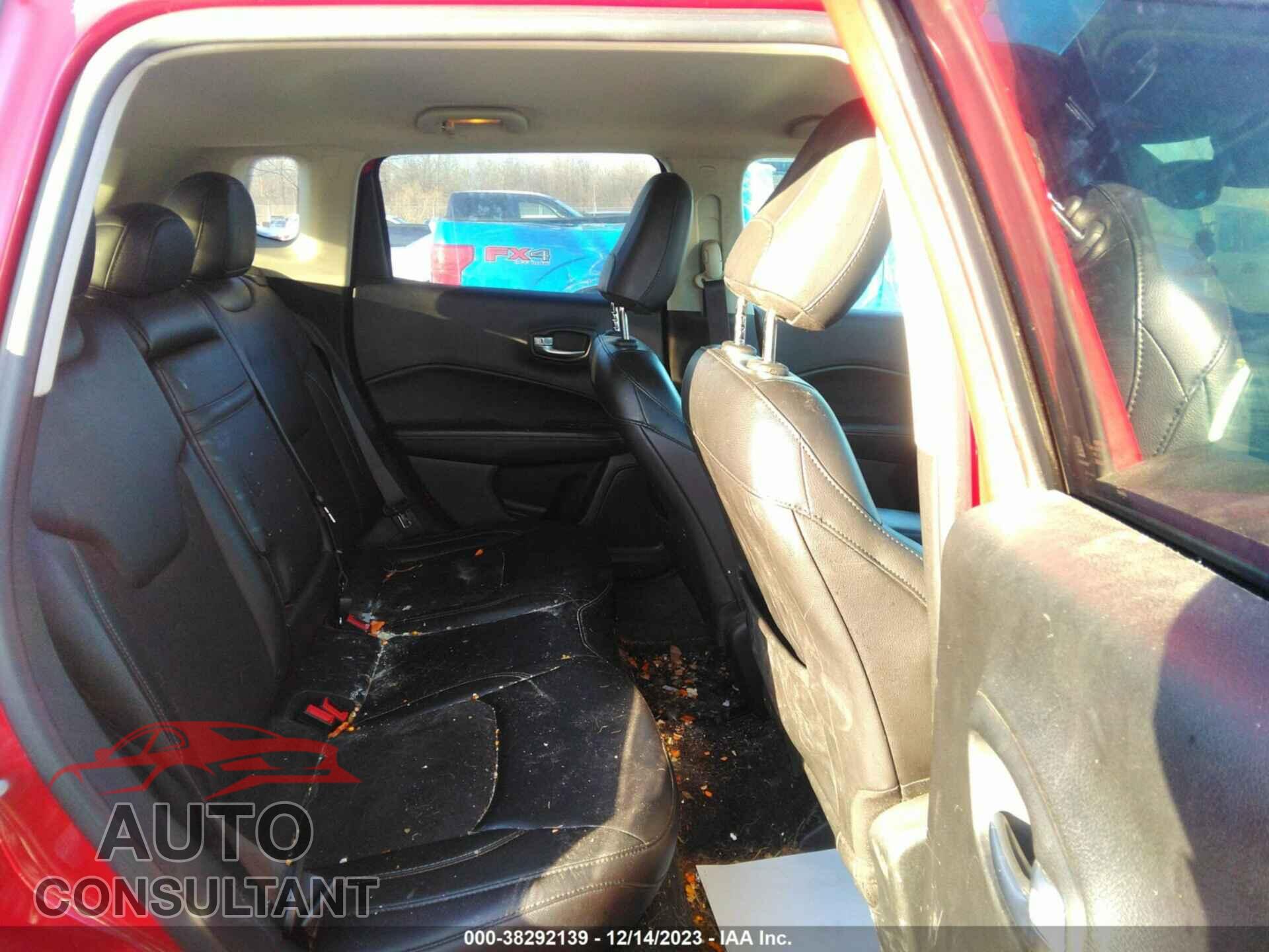 JEEP COMPASS 2018 - 3C4NJDBB4JT331970