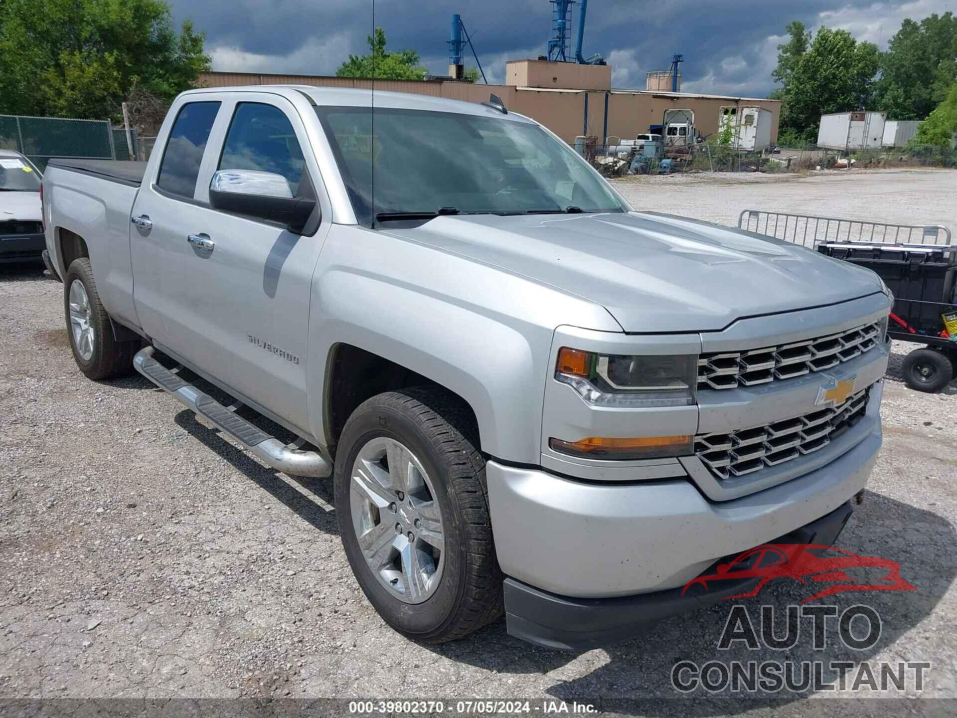 CHEVROLET SILVERADO 1500 2018 - 1GCRCPEH6JZ193676
