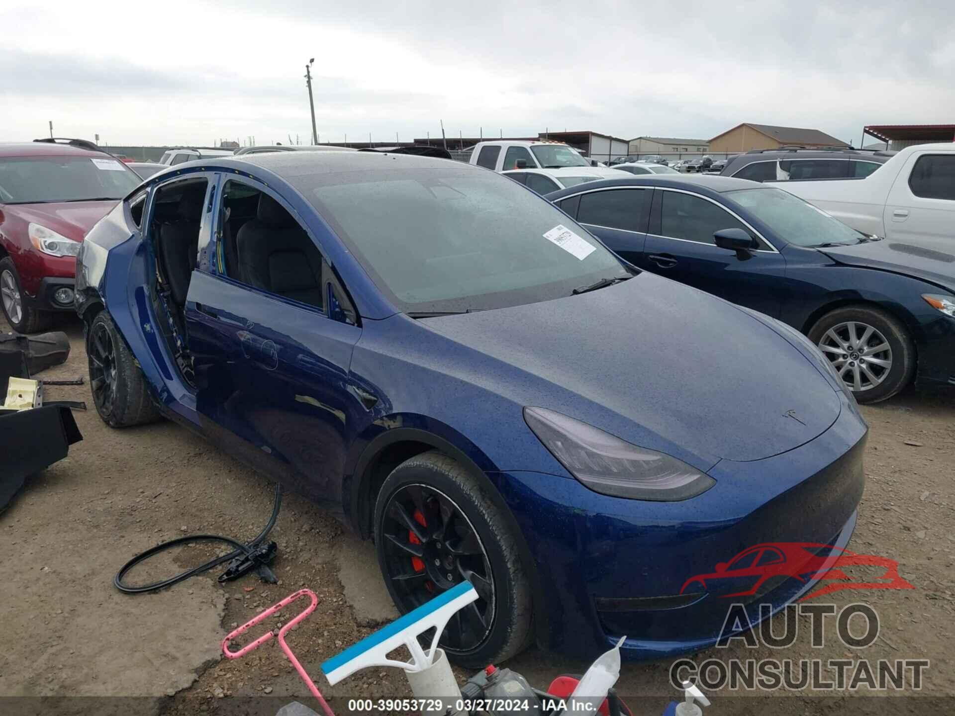 TESLA MODEL Y 2021 - 5YJYGAEE5MF211551