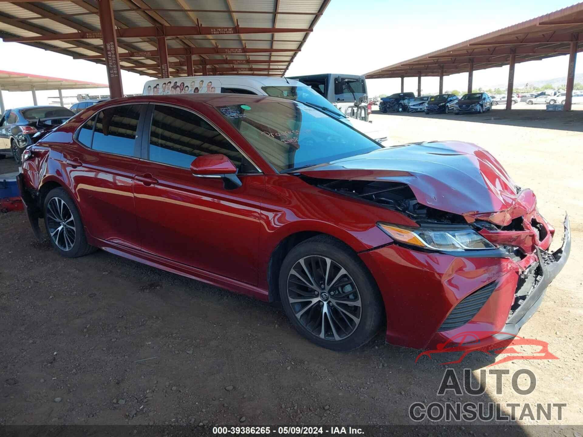 TOYOTA CAMRY 2018 - 4T1B11HK2JU515220