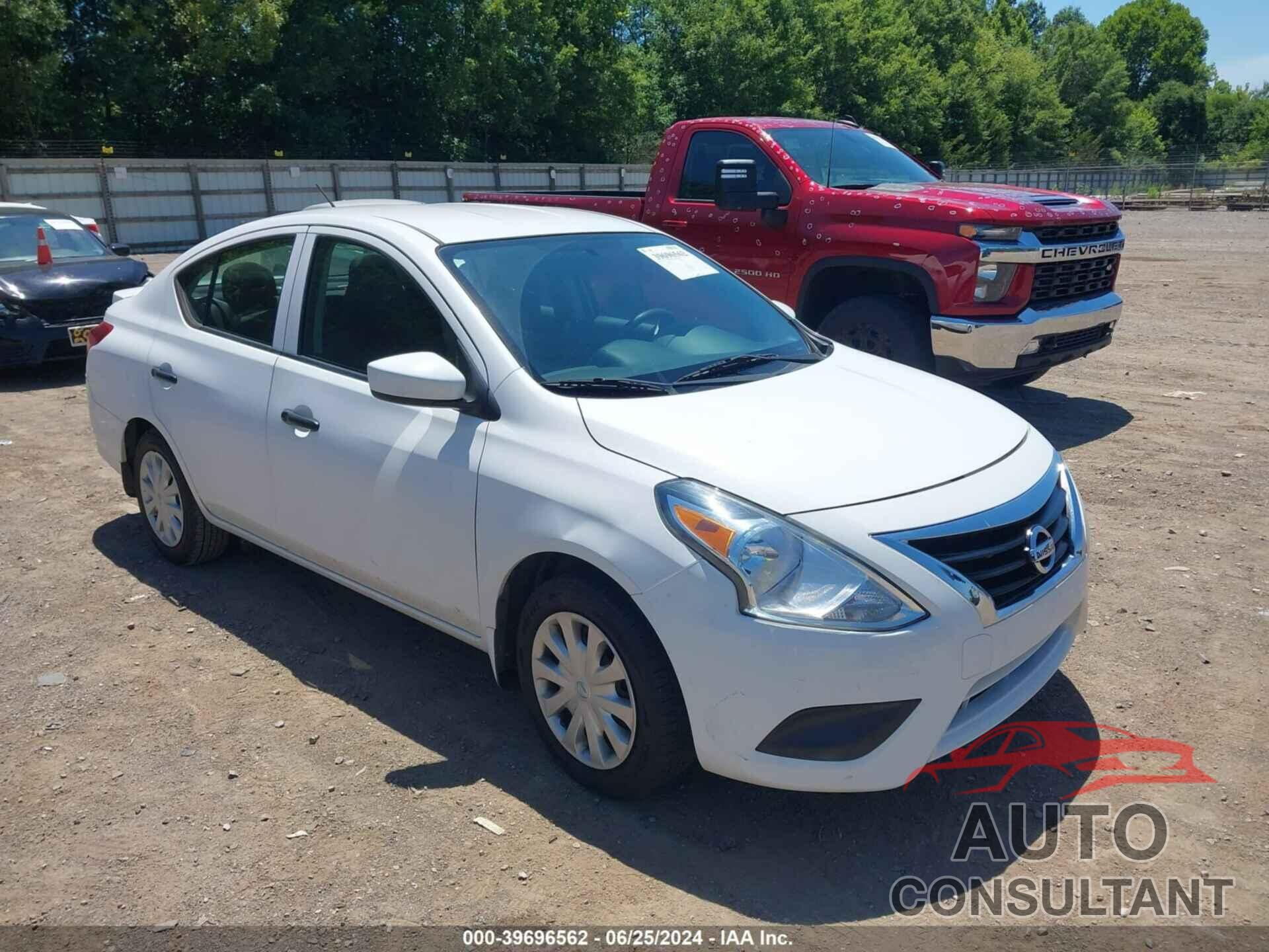 NISSAN VERSA 2017 - 3N1CN7AP7HL824713