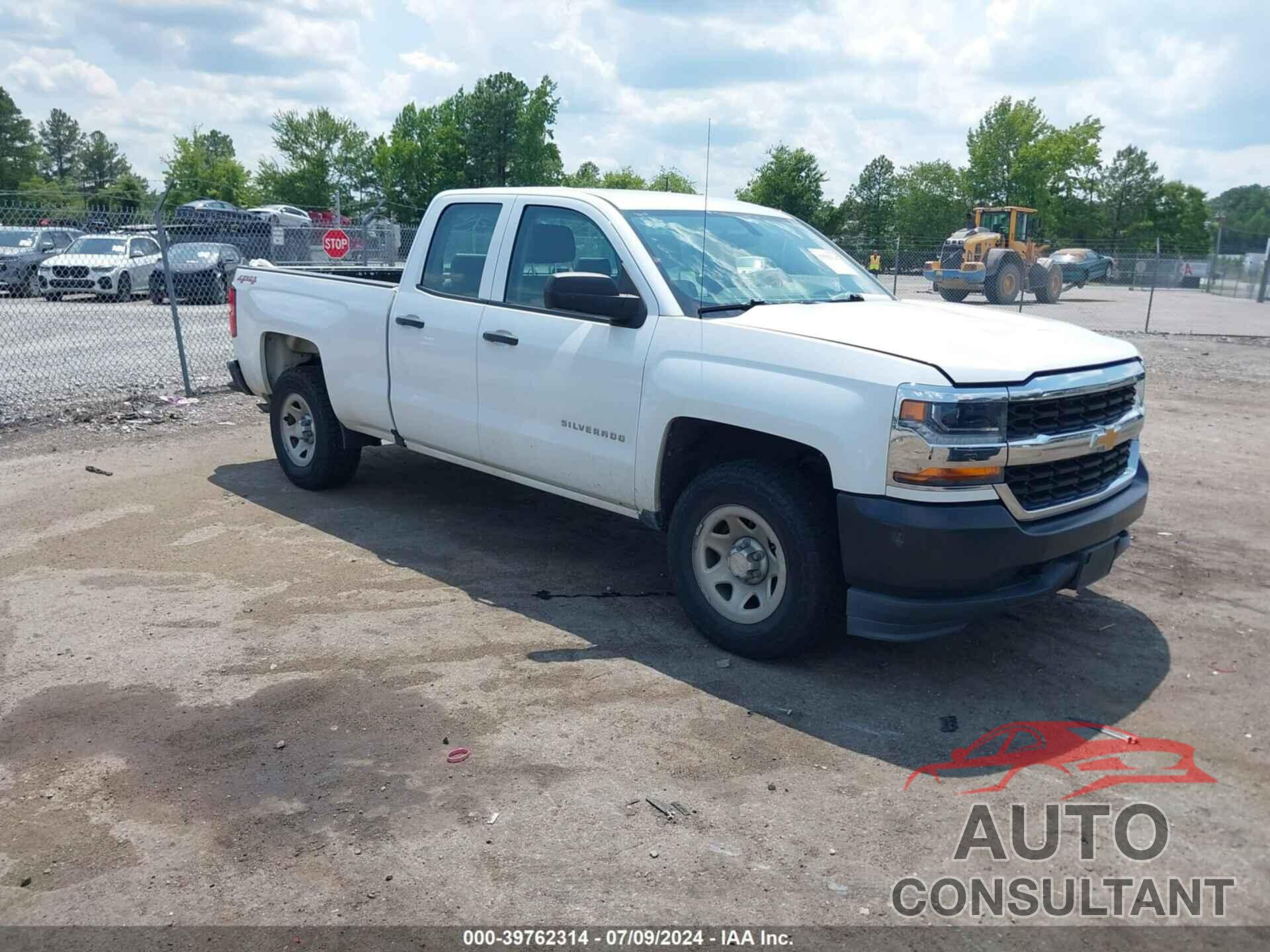 CHEVROLET SILVERADO 1500 2018 - 1GCVKNEH6JZ328841