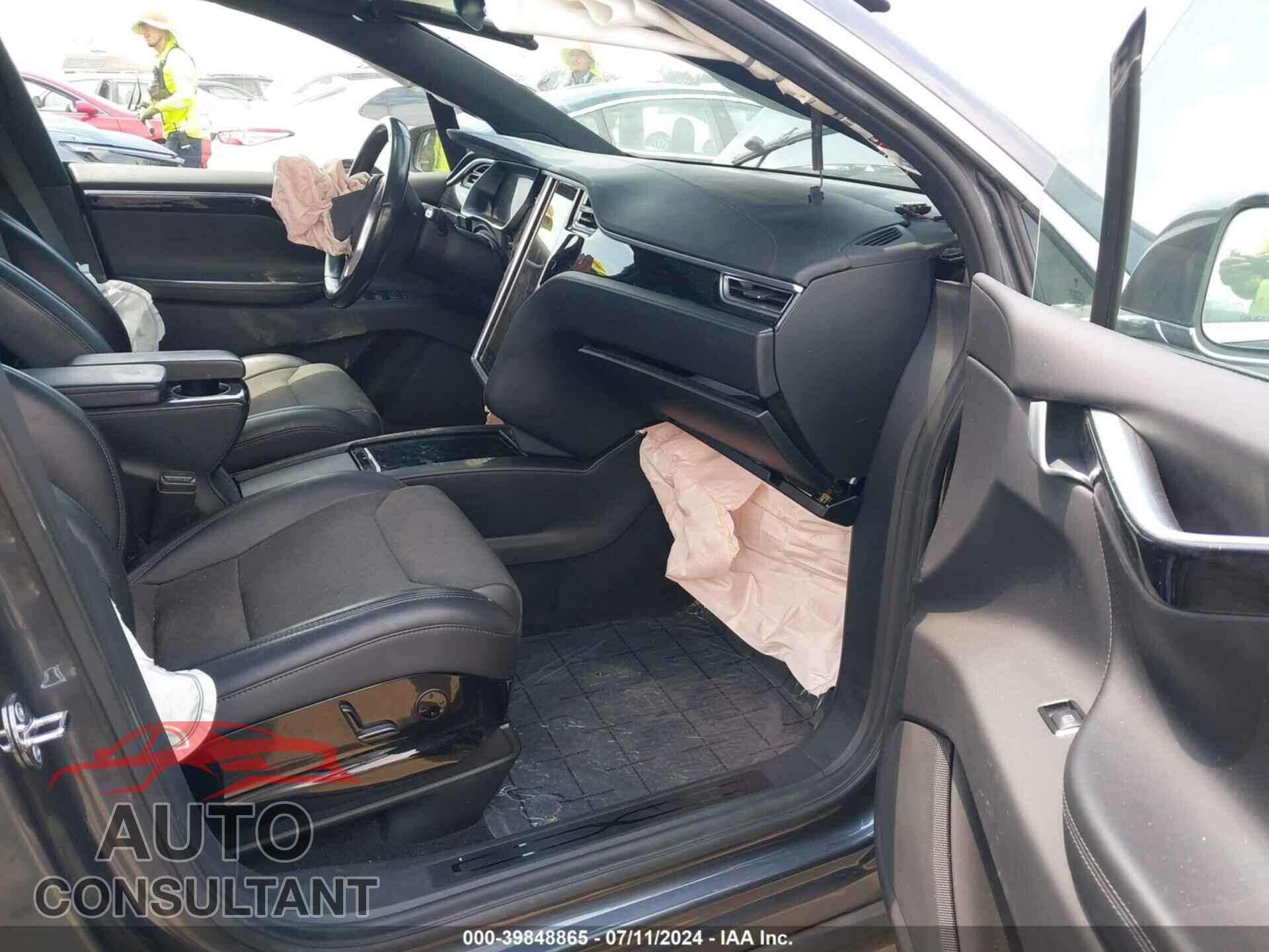 TESLA MODEL X 2017 - 5YJXCDE28HF041321