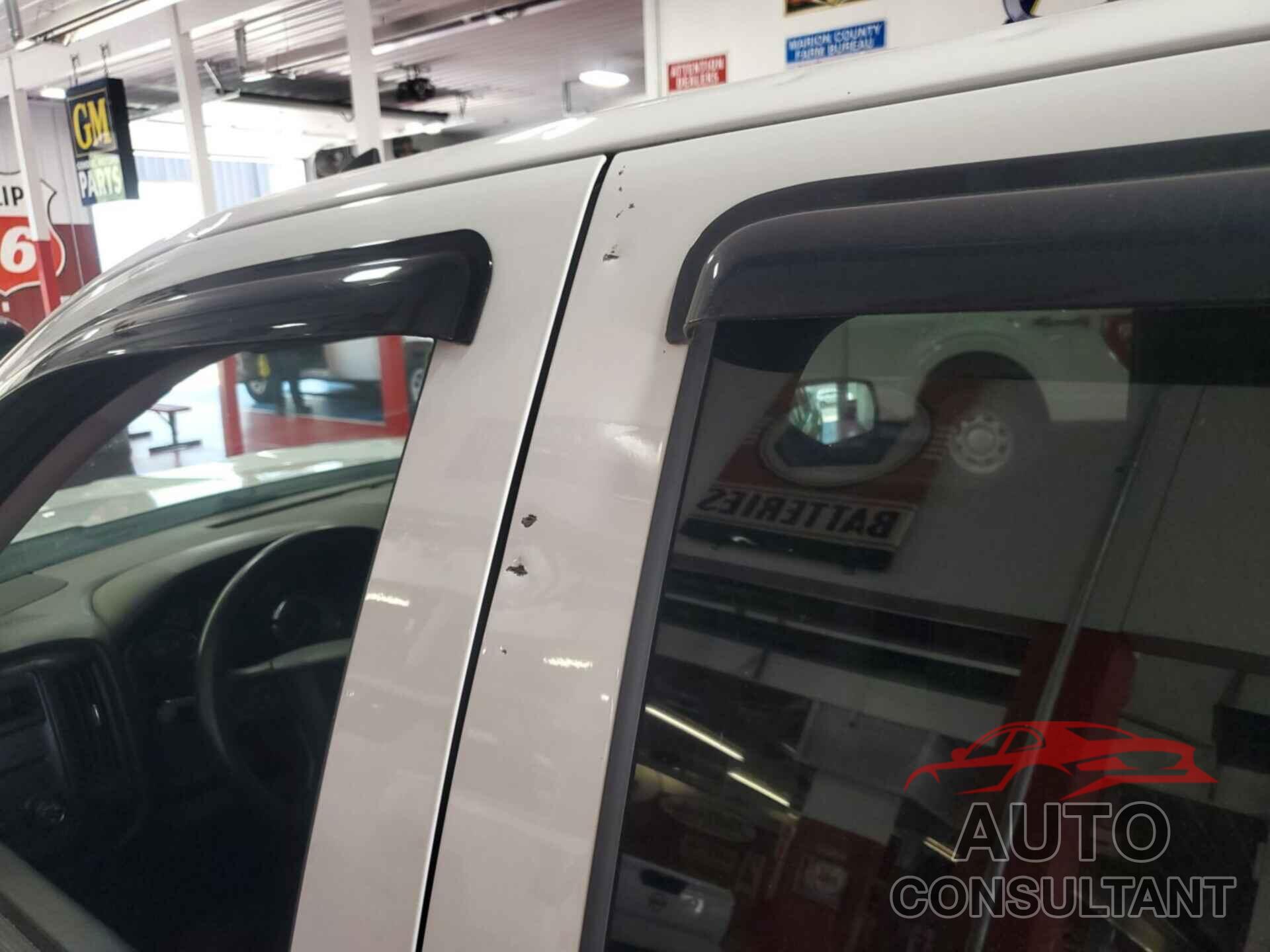 CHEVROLET SILVERADO 1500 2017 - 1GCVKNEC3HZ345692