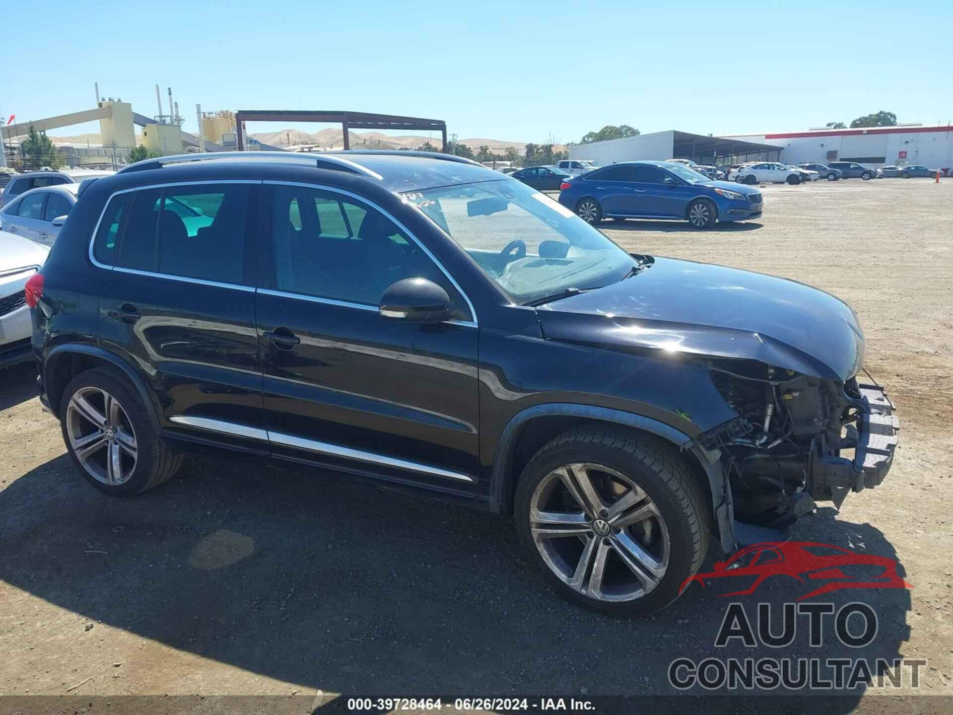 VOLKSWAGEN TIGUAN 2016 - WVGAV7AX7GW024101