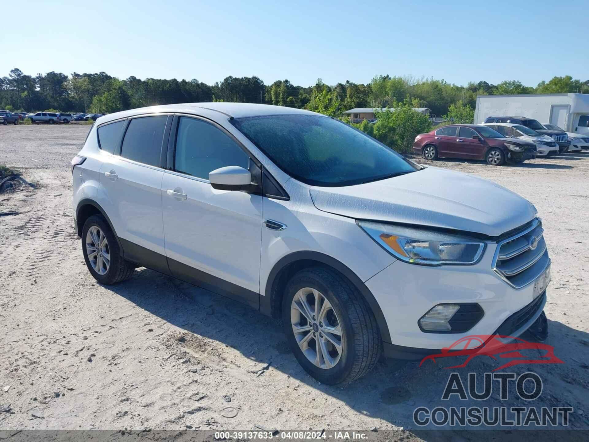 FORD ESCAPE 2017 - 1FMCU9GD5HUC49540