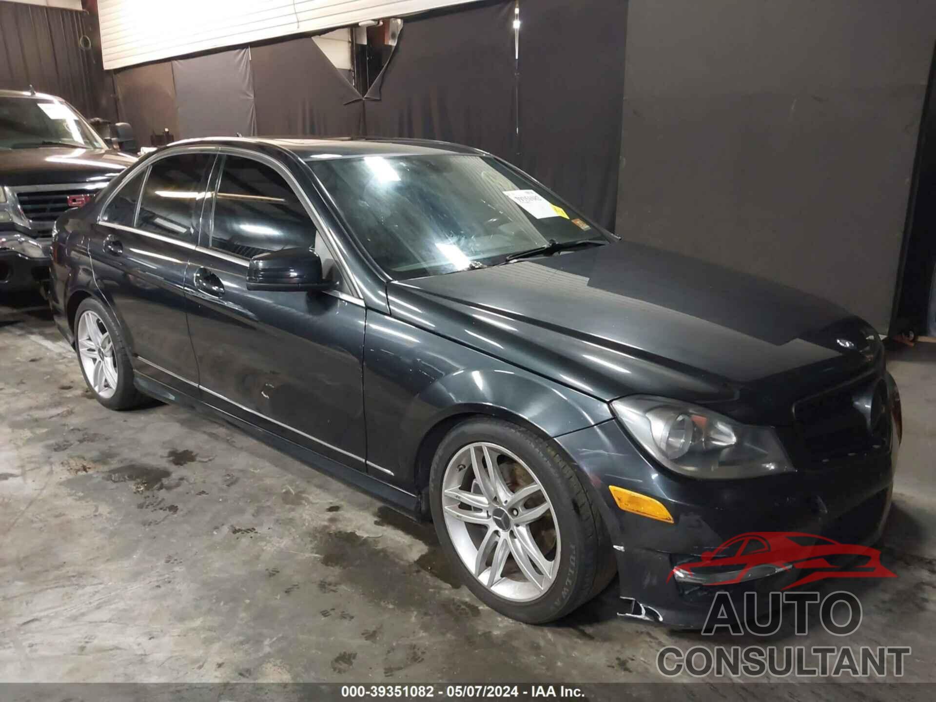 MERCEDES-BENZ C 300 2020 - WDDGF8BB5CR203823