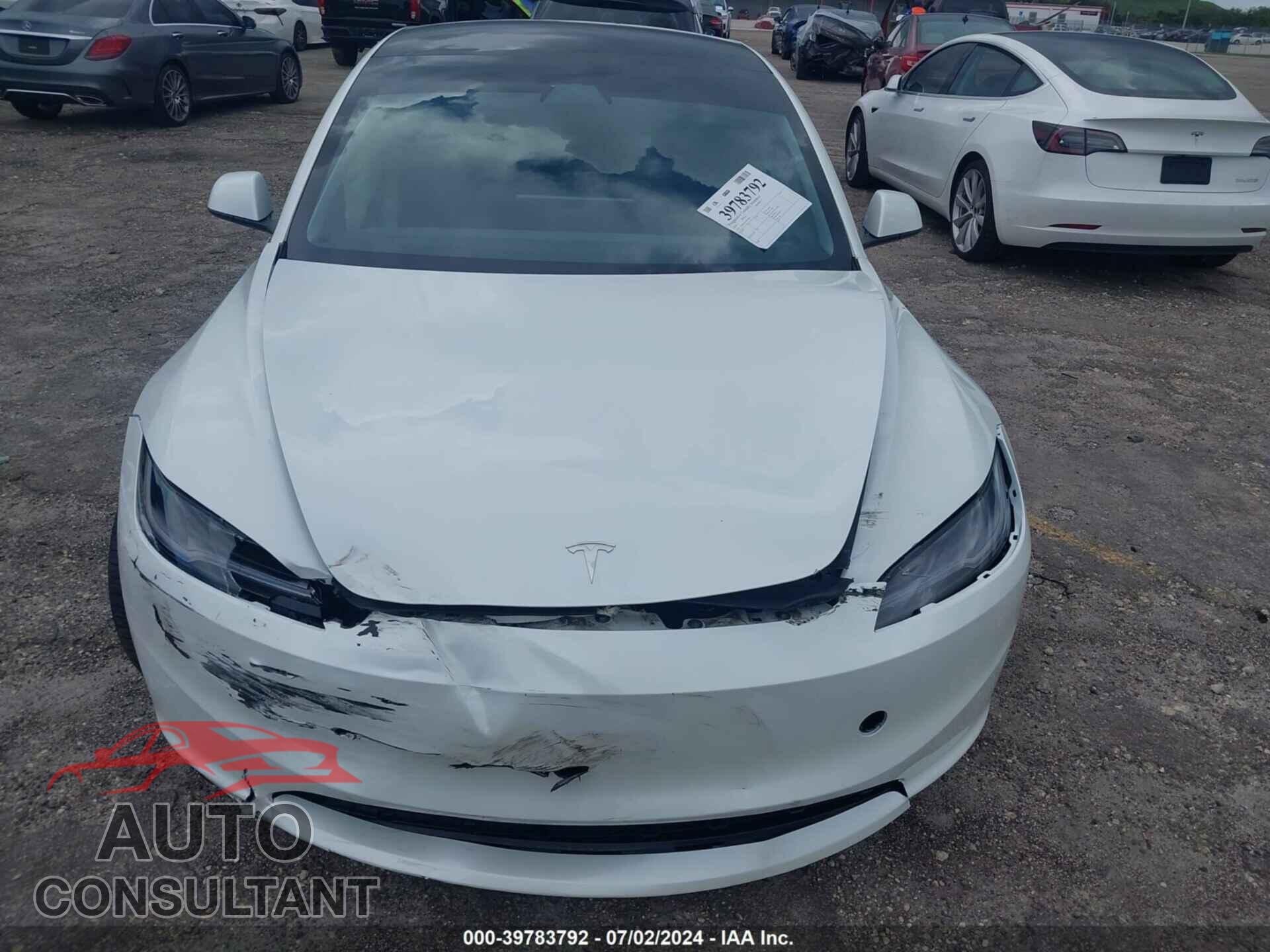 TESLA MODEL 3 2024 - 5YJ3E1EA1RF756831