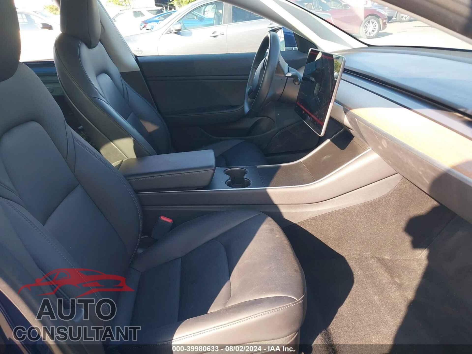 TESLA MODEL 3 2018 - 5YJ3E1EA8JF032557