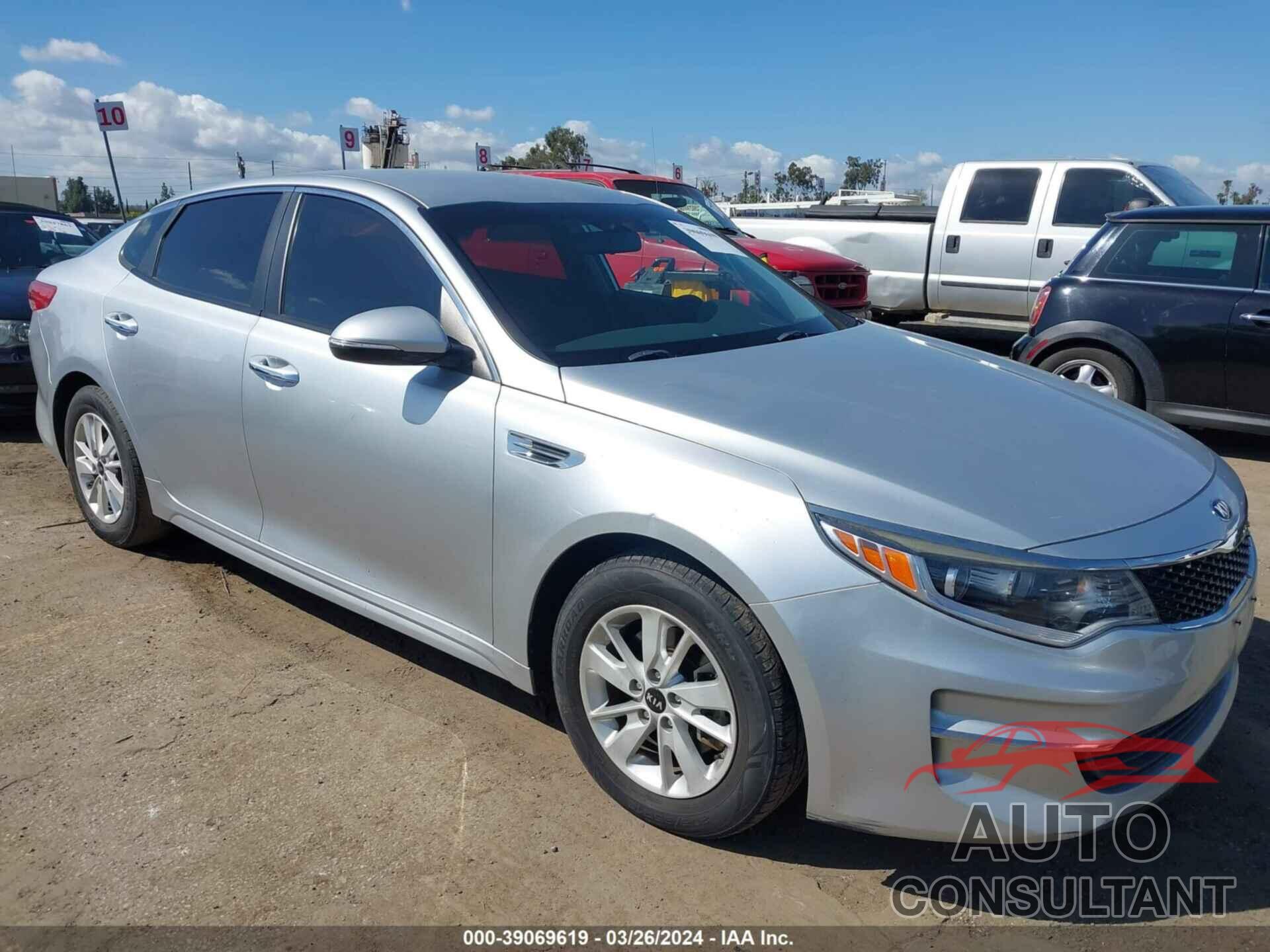KIA OPTIMA 2017 - 5XXGT4L32HG148812