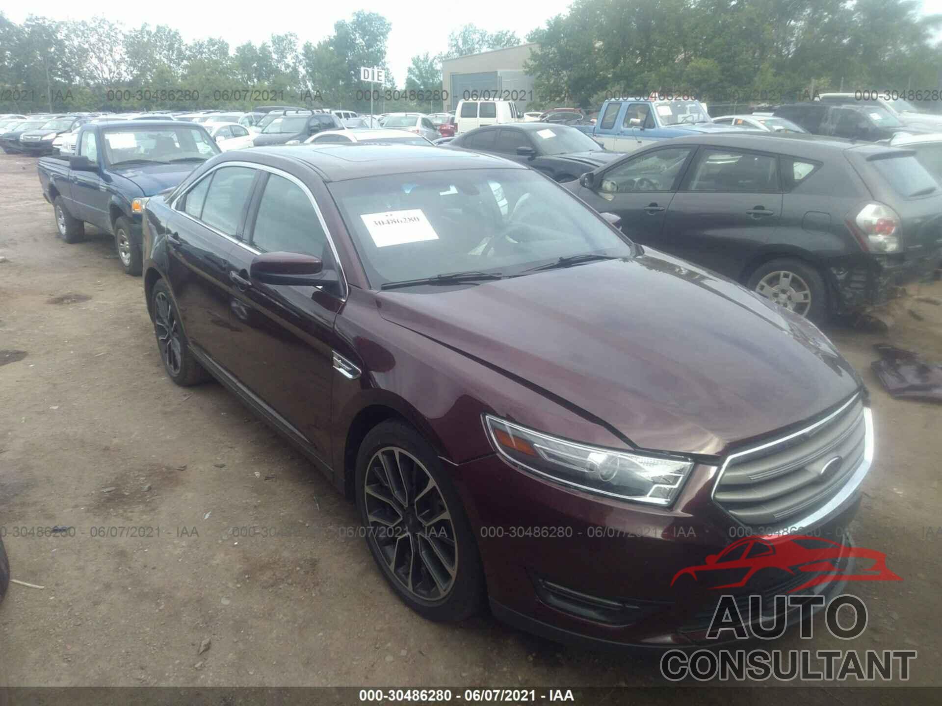 FORD TAURUS 2018 - 1FAHP2E87JG136519