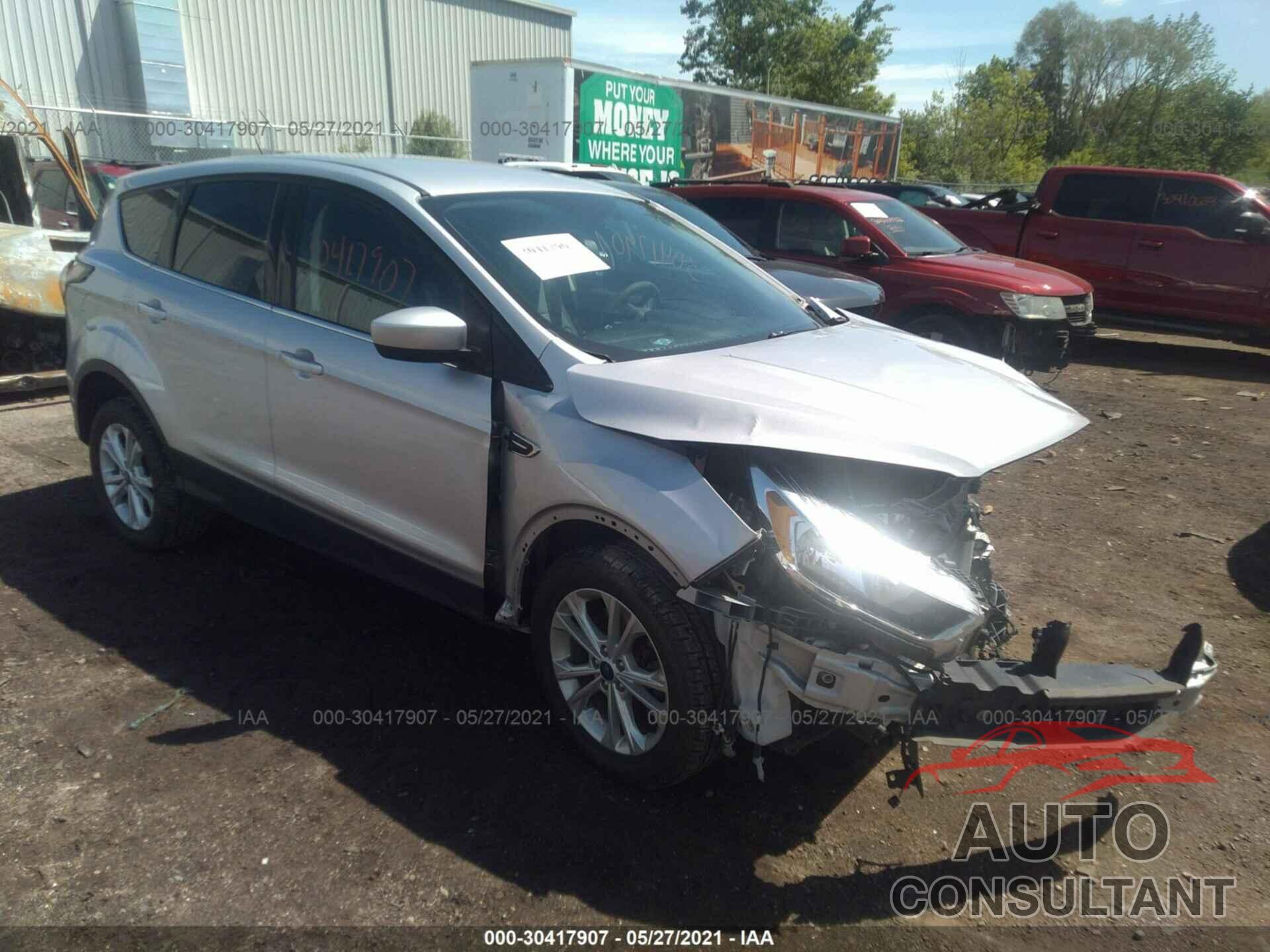 FORD ESCAPE 2017 - 1FMCU0G91HUB82779