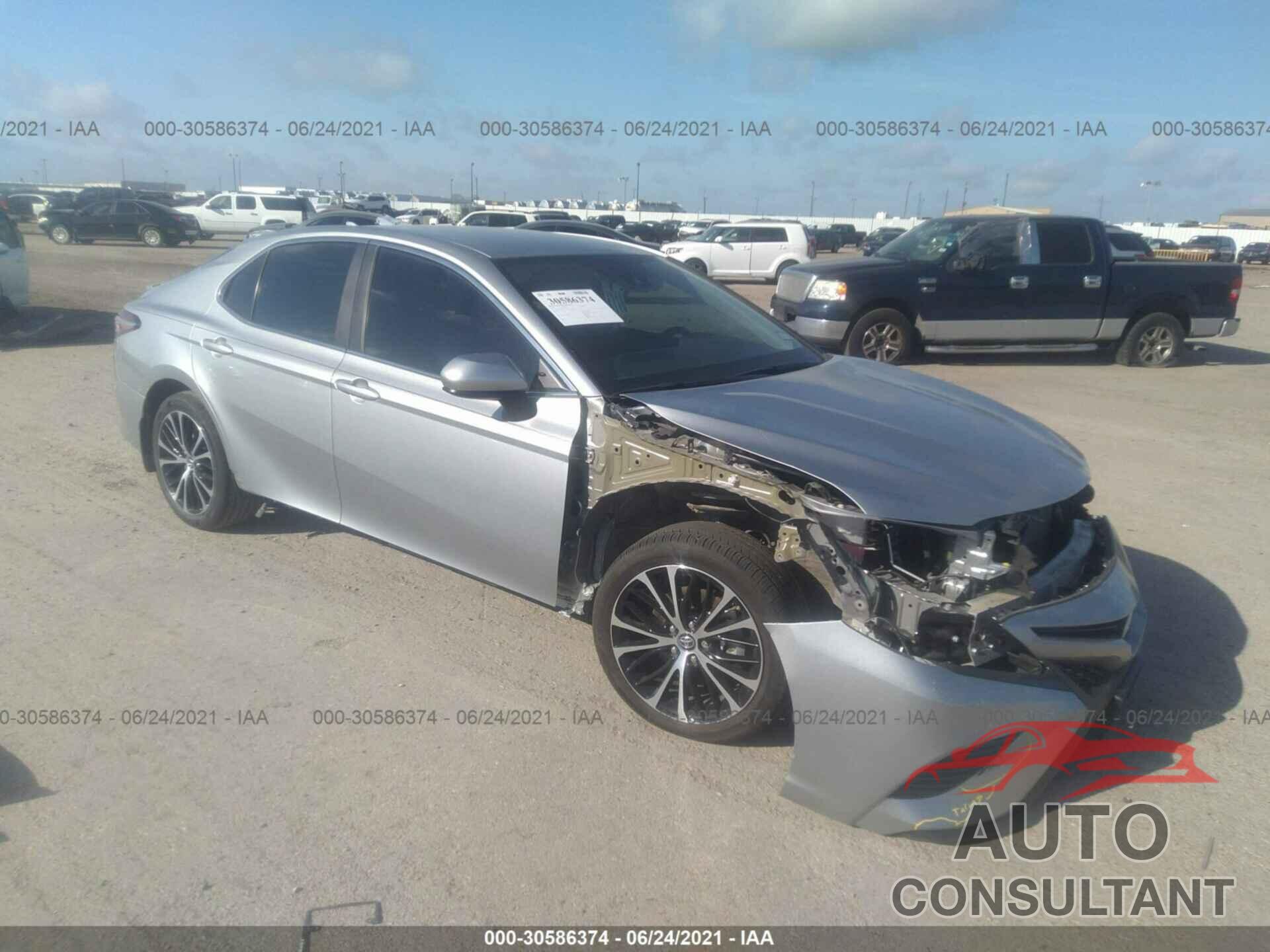 TOYOTA CAMRY 2019 - 4T1B11HK1KU221096