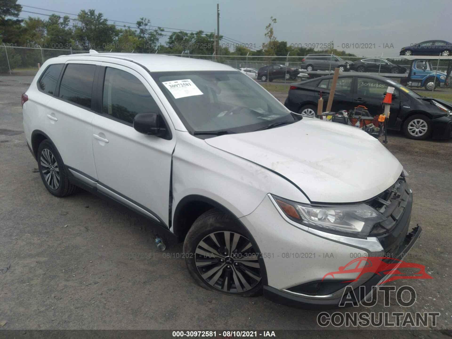 MITSUBISHI OUTLANDER 2019 - JA4AD2A3XKZ016602