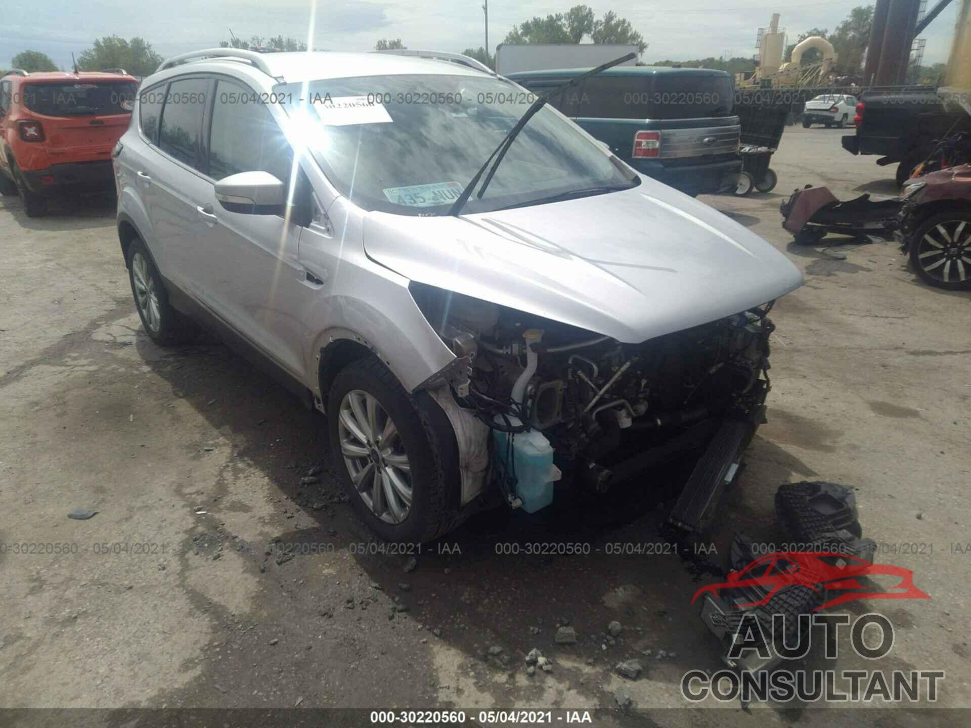 FORD ESCAPE 2017 - 1FMCU0J96HUF05071